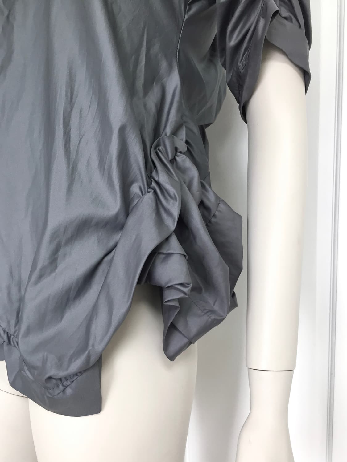 Asymmetric gray Volume Shirring  Top  상품이미지9