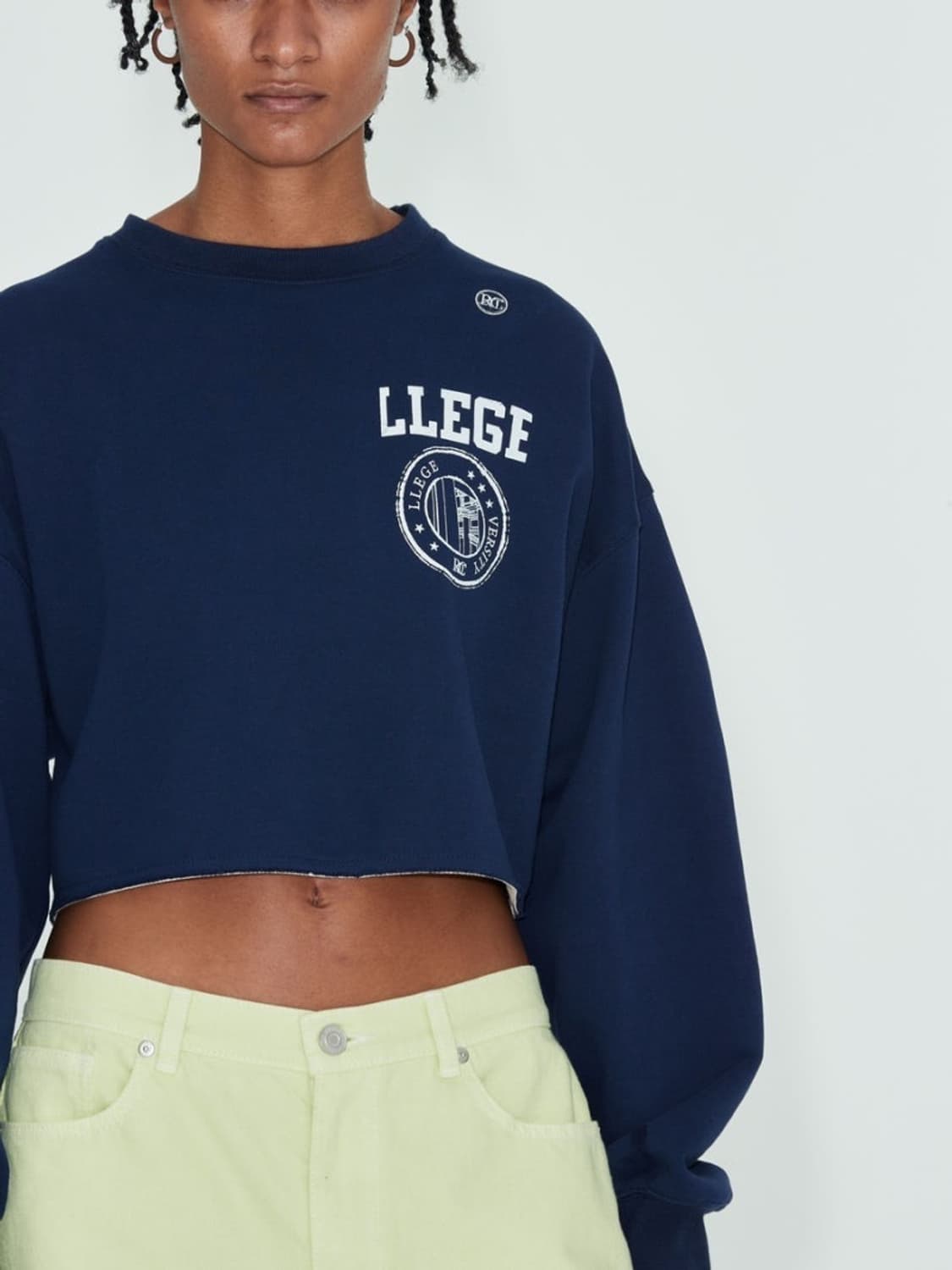 렉토 크롭 맨투맨 네이비 상품이미지2