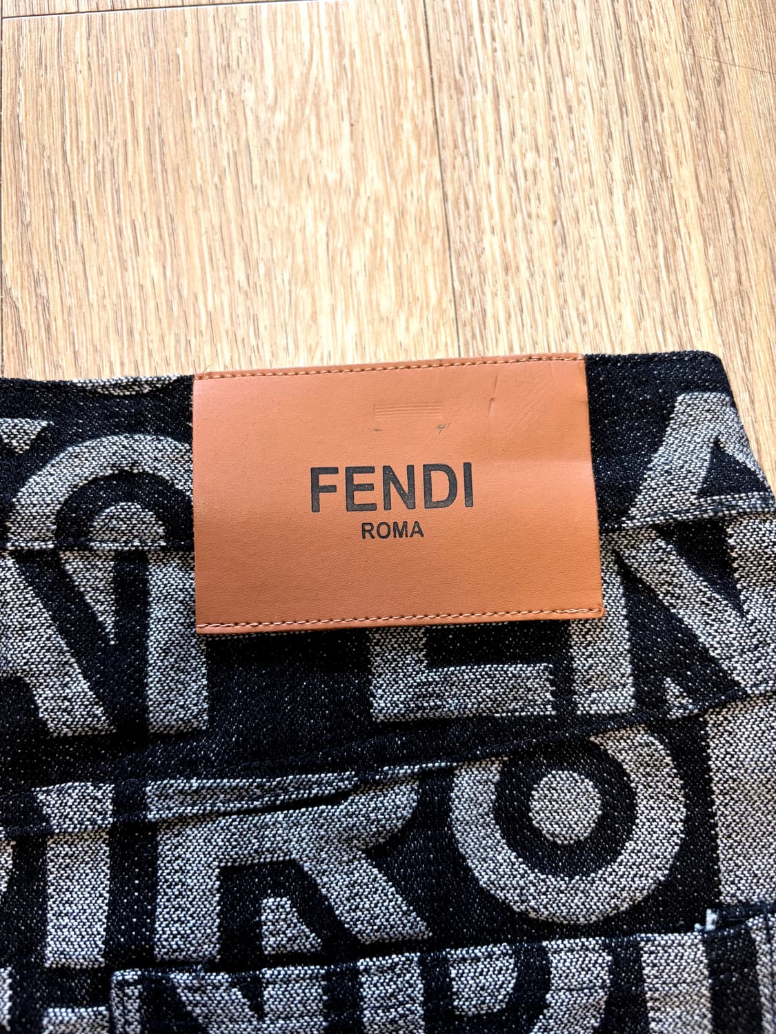 펜디 흑청데님 미니스커트 25 상품이미지3