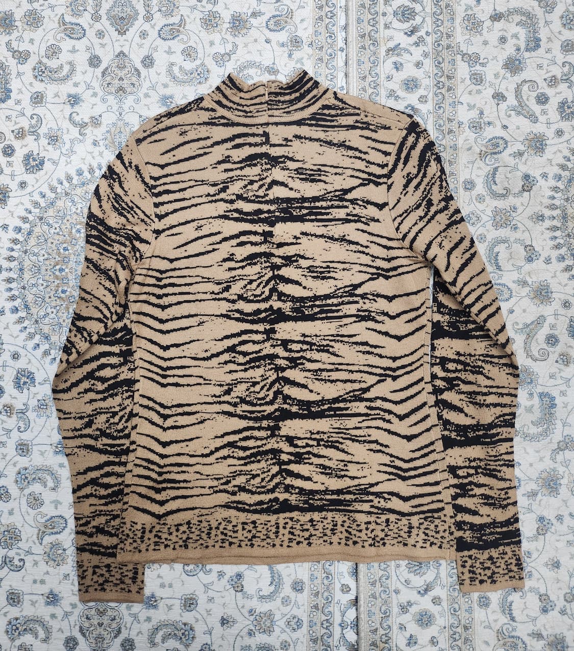 살바토레 페레가모 지브라패턴 모크넥니트 상품이미지2