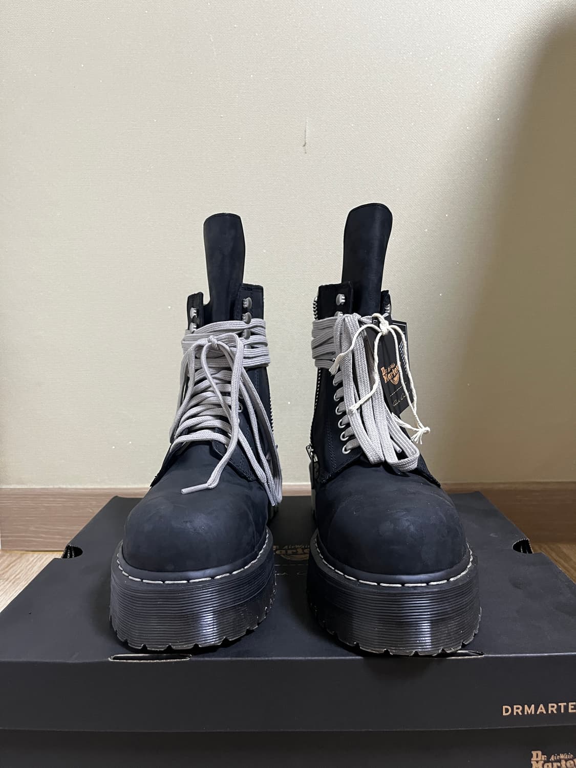 릭오웬스 닥터마틴 스틸토 44(UK10)
 상품이미지5