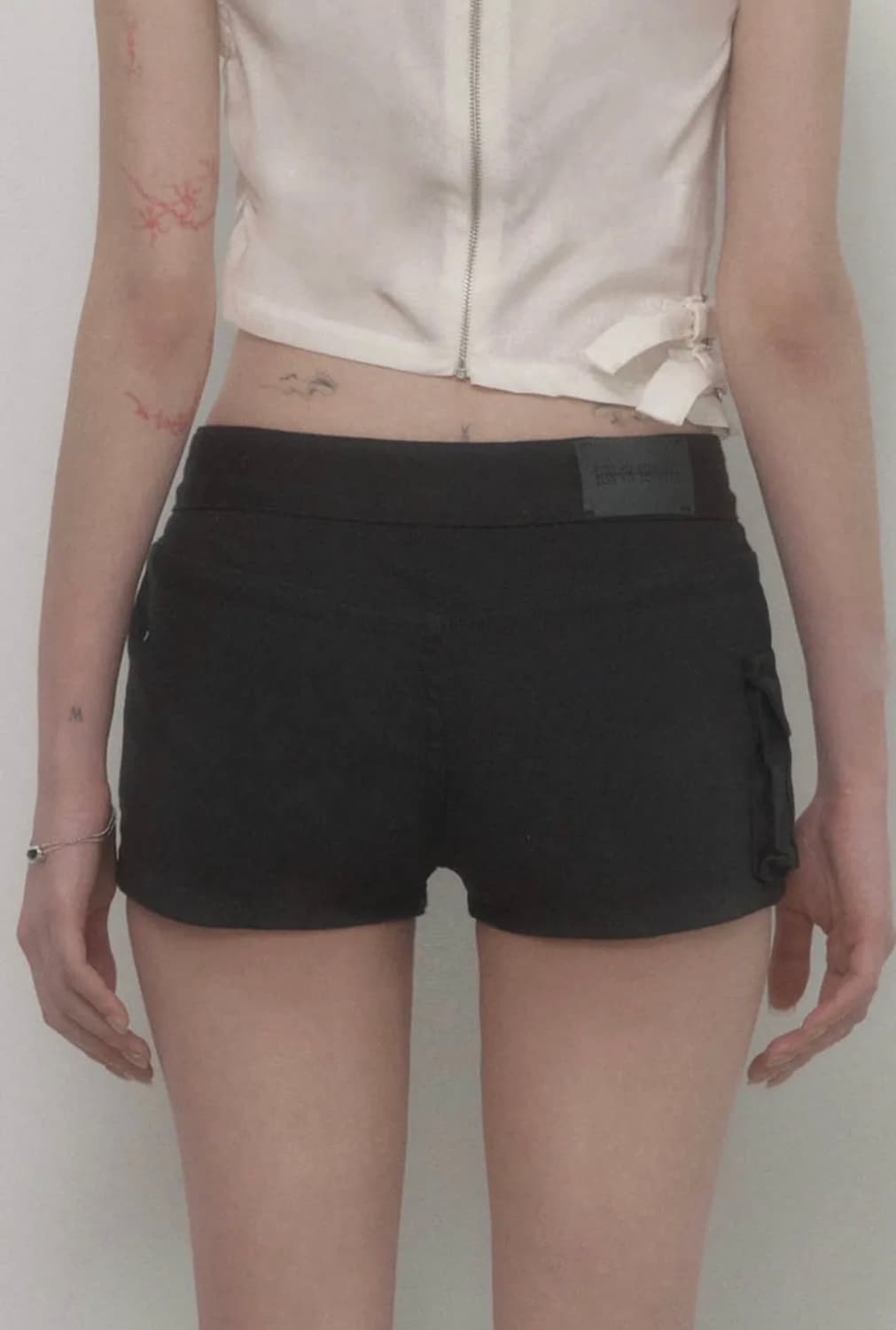에트오소메 Leather Patch Cargo Short Pants 상품이미지2