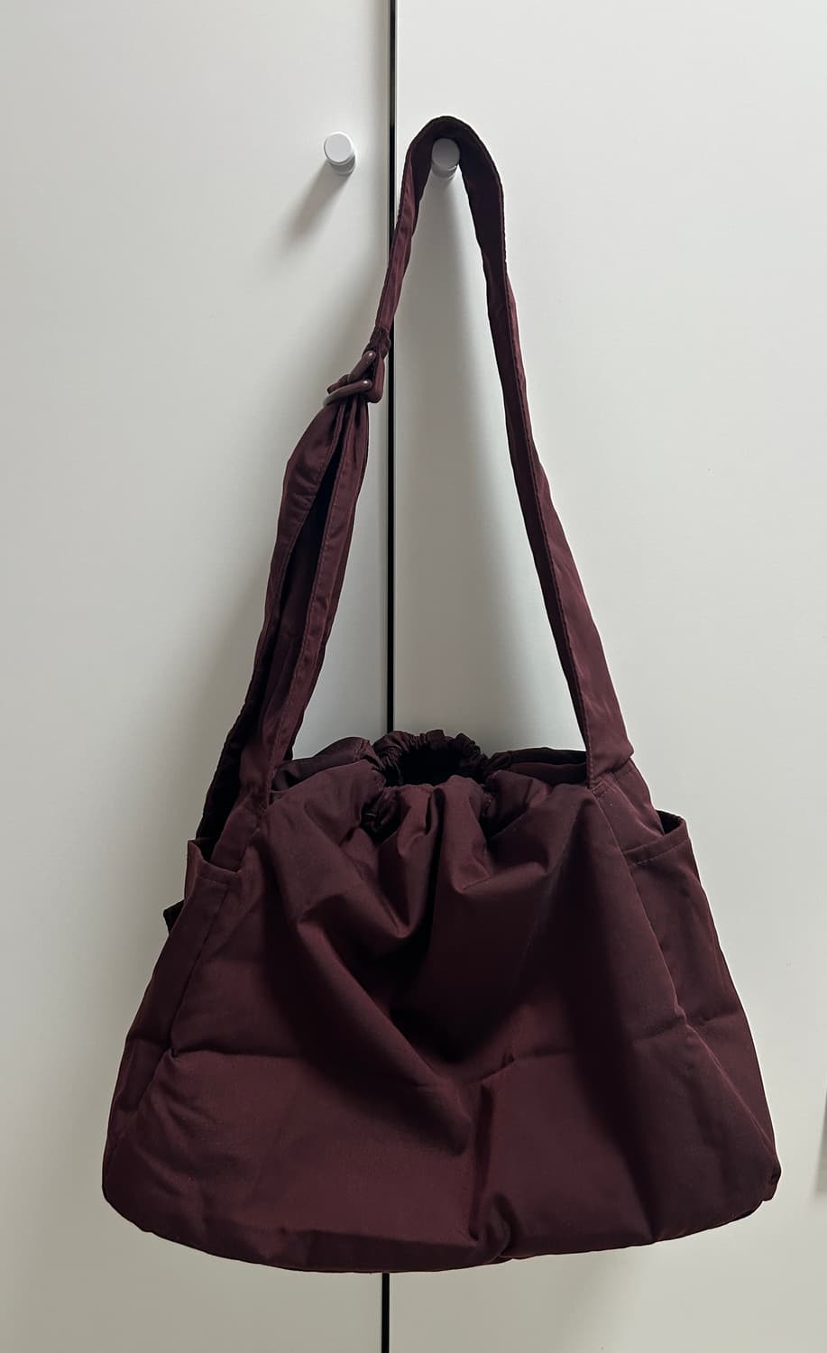 유니클로 C 소프트 퍼피 숄더백 와인 상품이미지3