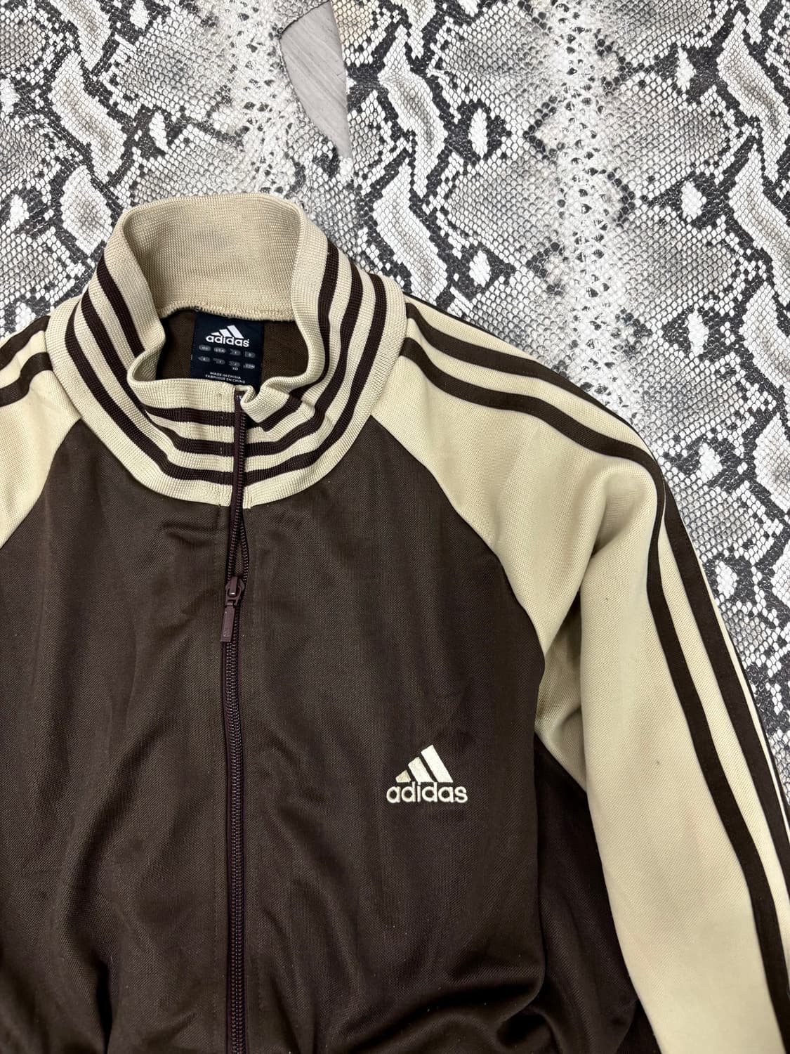 “Adidas” 00‘s Chocolate Brown Jersey 상품이미지2