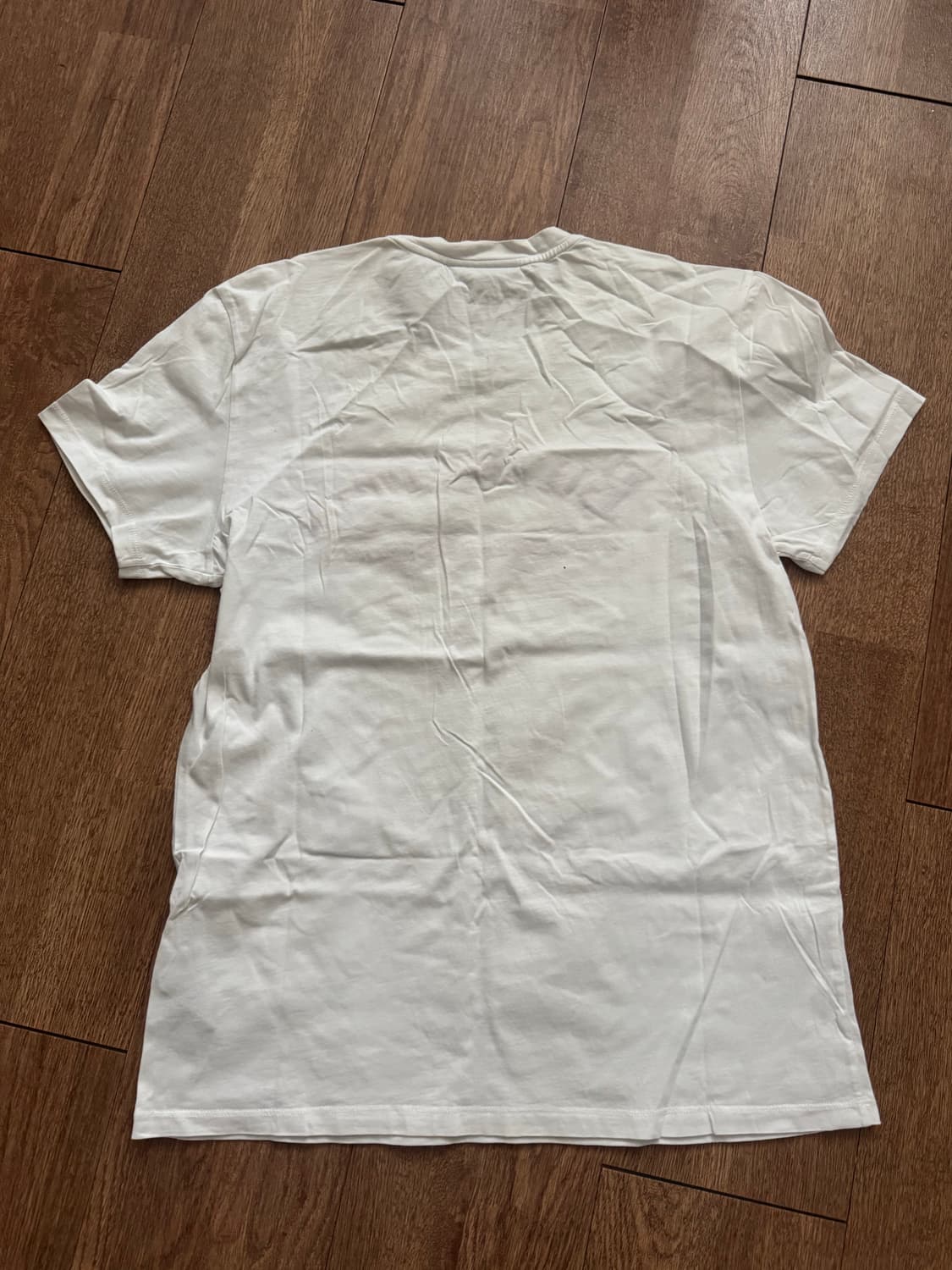 버버리 클래식 로고 화이트 티셔츠 팝니다 상품이미지2