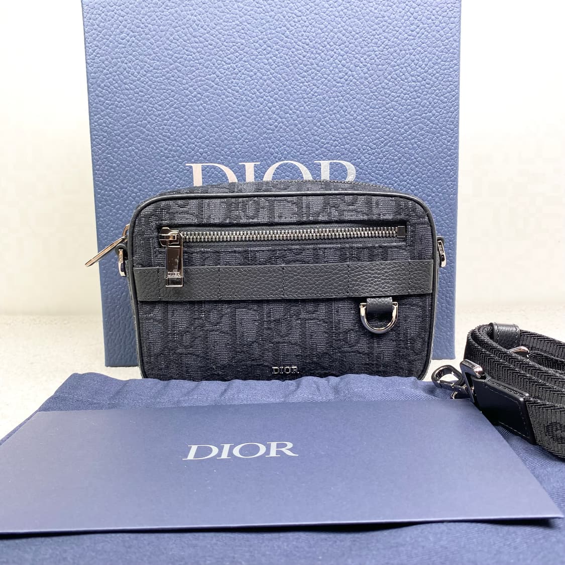 디올 사파리 메신저백 미니 스트랩백 상품이미지10