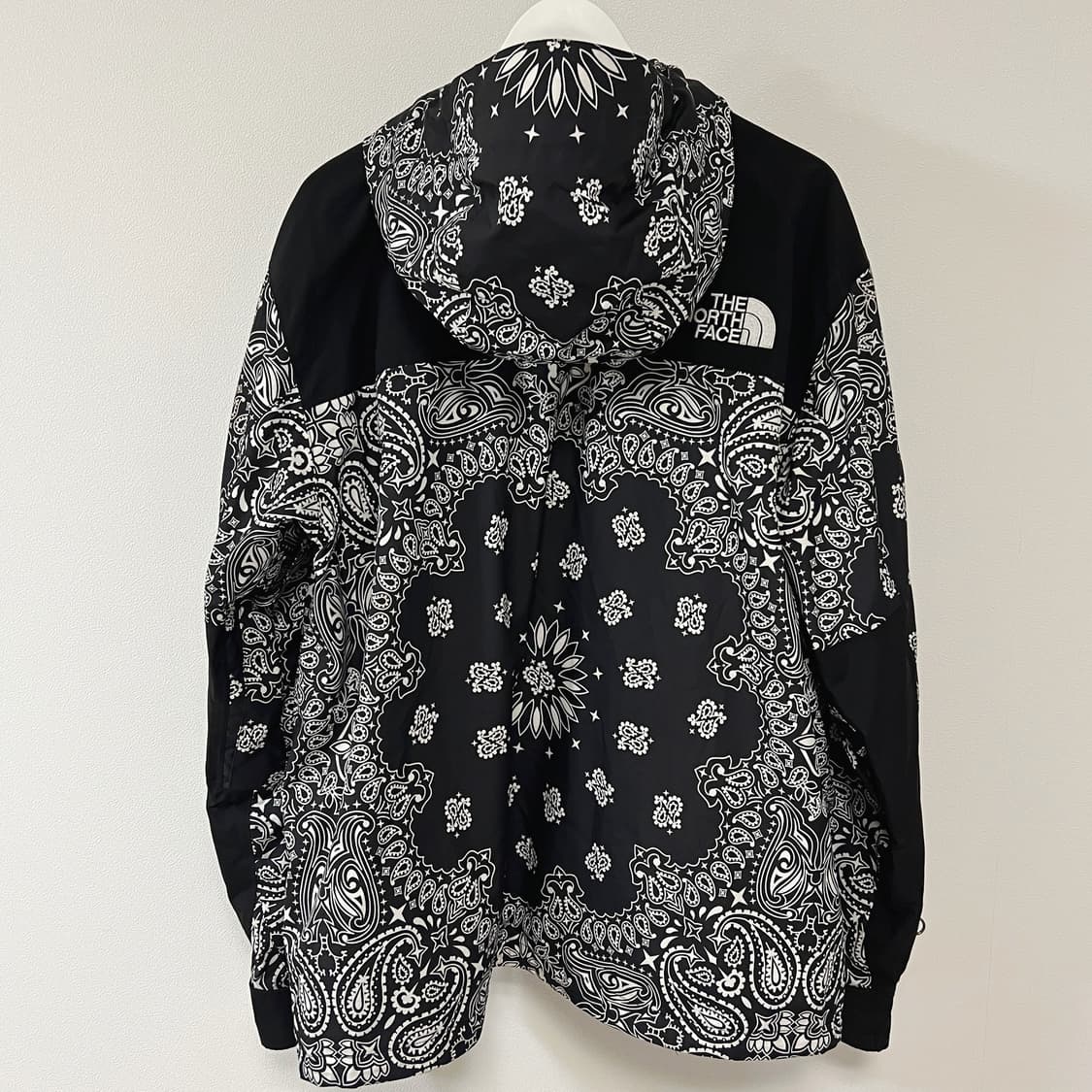 슈프림 노스페이스 14FW 반다나 자켓 블랙 상품이미지2