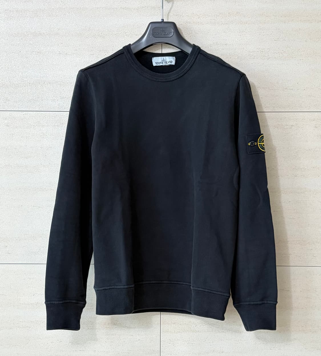 스톤아일랜드 맨투맨 블랙 상품이미지1