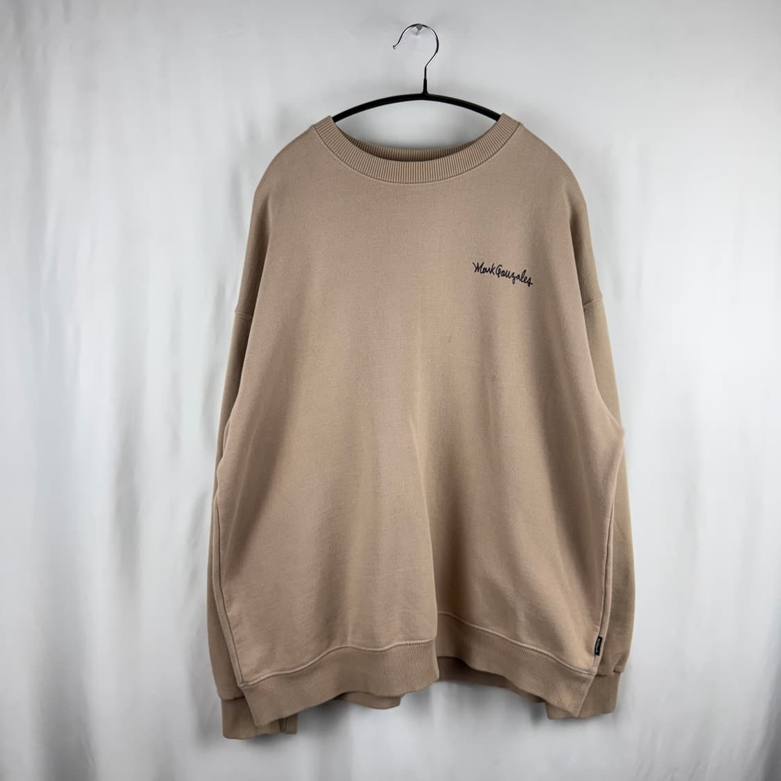 XL) 마크곤잘레스 프린팅 맨투맨 베이지 상품이미지2