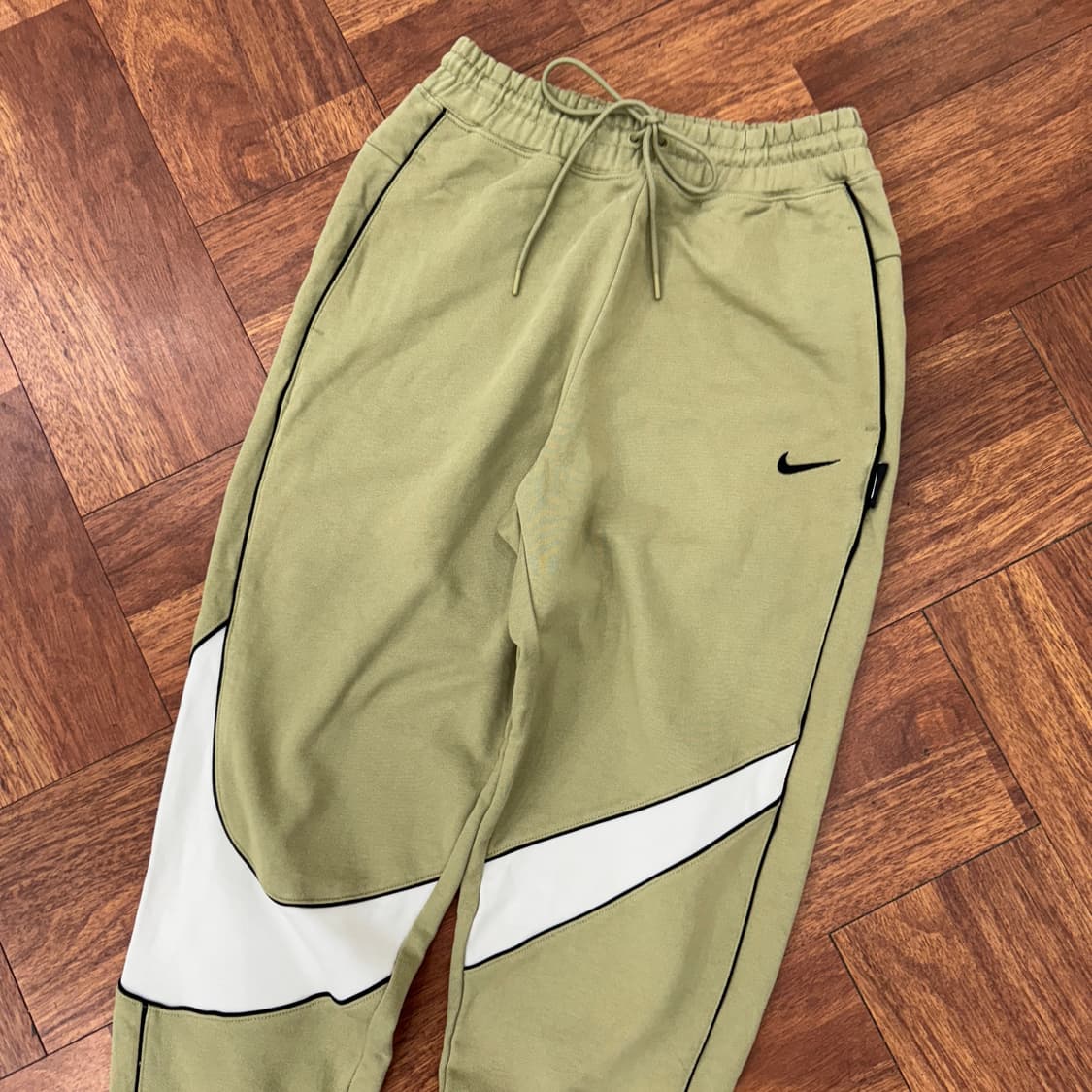 M(100) 나이키 빅로고 스우시 스웻 조거 팬츠  상품이미지3
