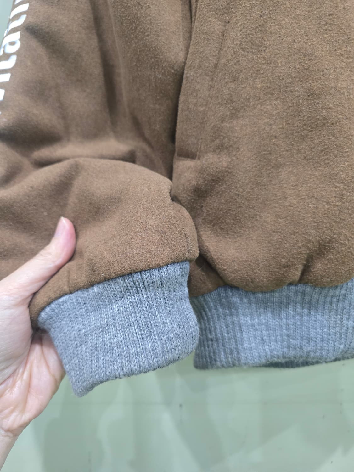 Attention 브라운 후드 스타디움 자켓 상품이미지5