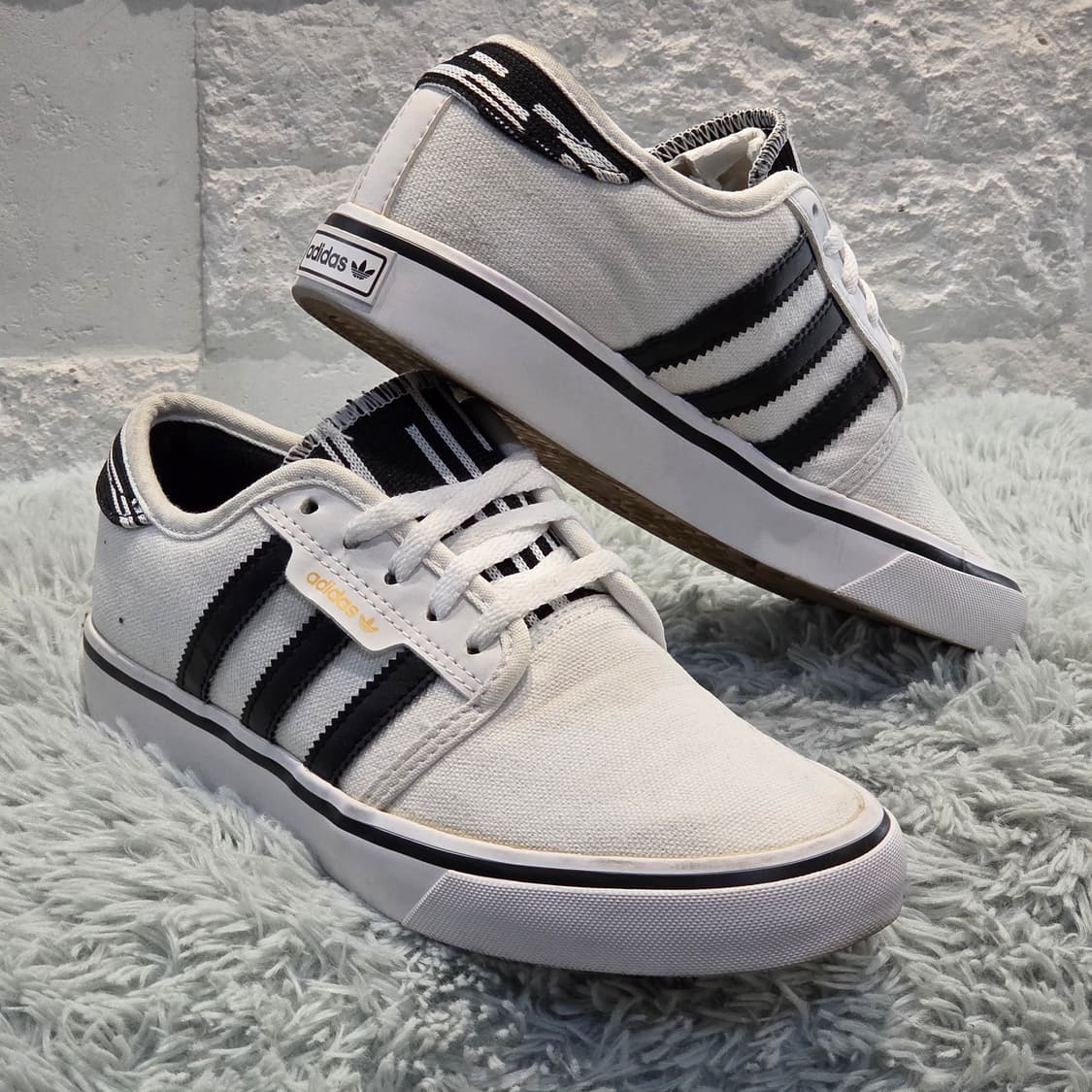 2q-17:아디다스 오리지널스 캔버스 로우 스니커즈(230mm)-상태굿 상품이미지4
