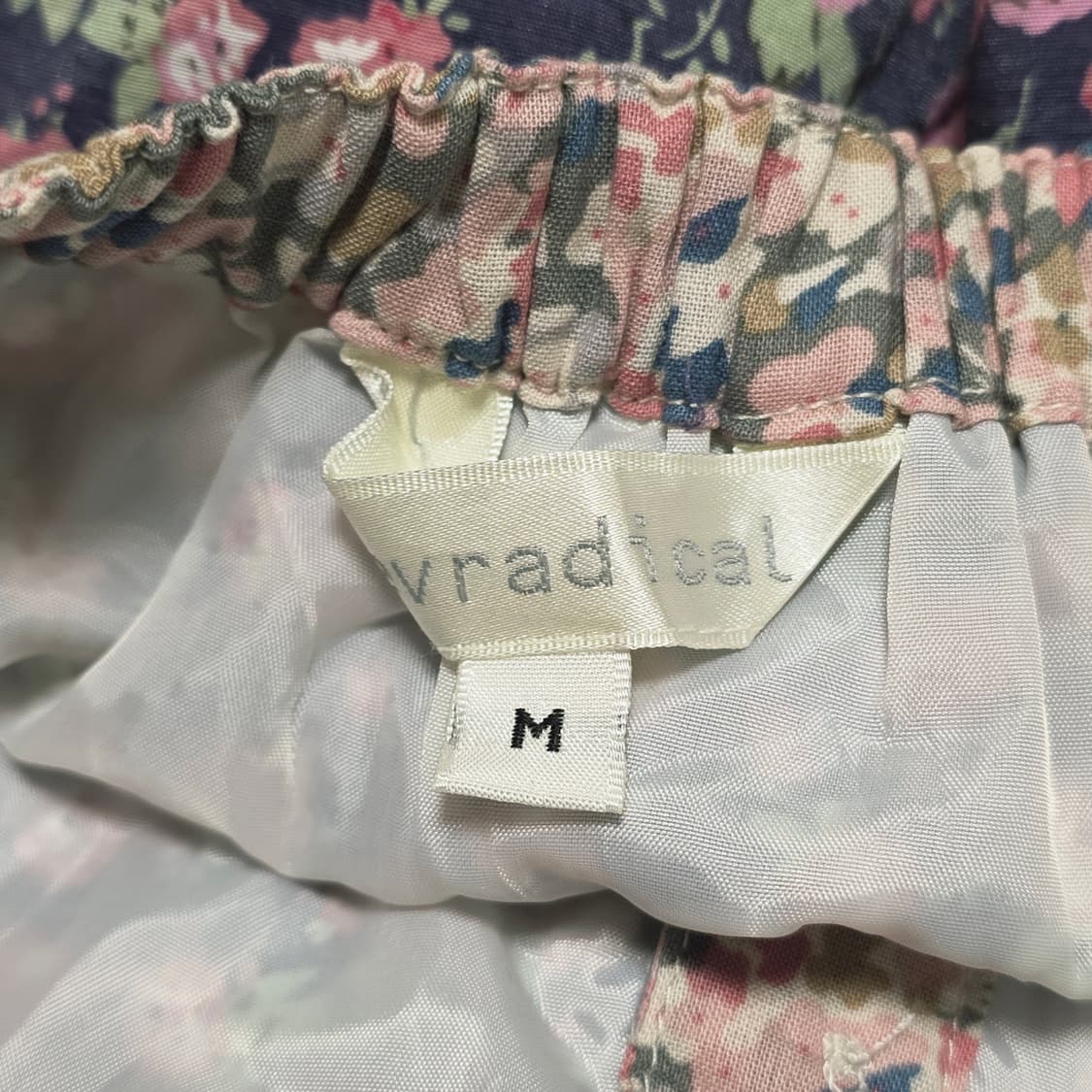 보헤미안 퍼플x핑크 잔꽃 모리걸st 슬리브리스 원피스 상품이미지4