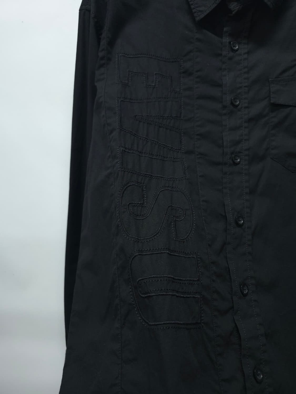 에비수(EVISU) 블랙 포인트자수 스판셔츠 (95) 상품이미지5