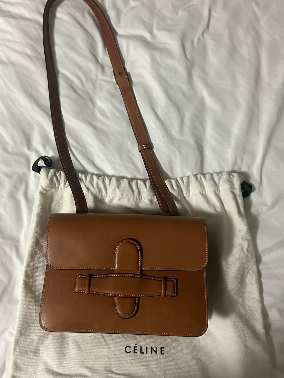 셀린느 시메트리컬 백 상품이미지2