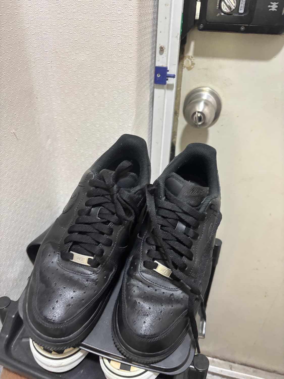 나이키 에어포스1 로우 블랙 상품이미지1