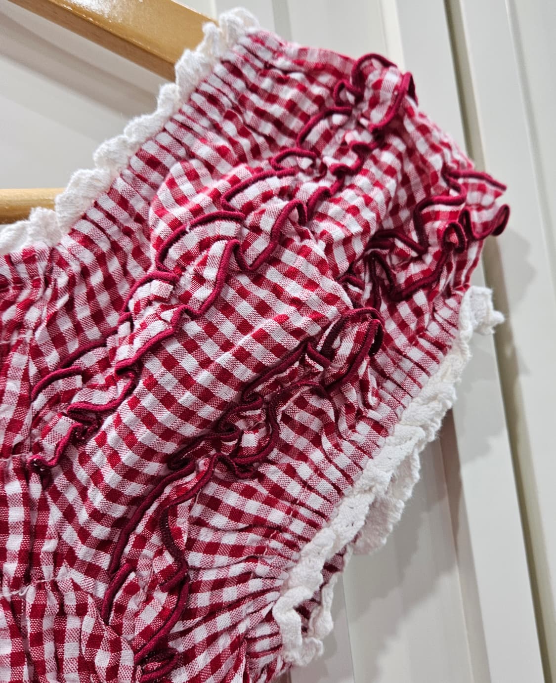 앙크루즈(Ank Rouge) 레드 깅엄체크 스모킹 오프숄더 원피스 상품이미지6