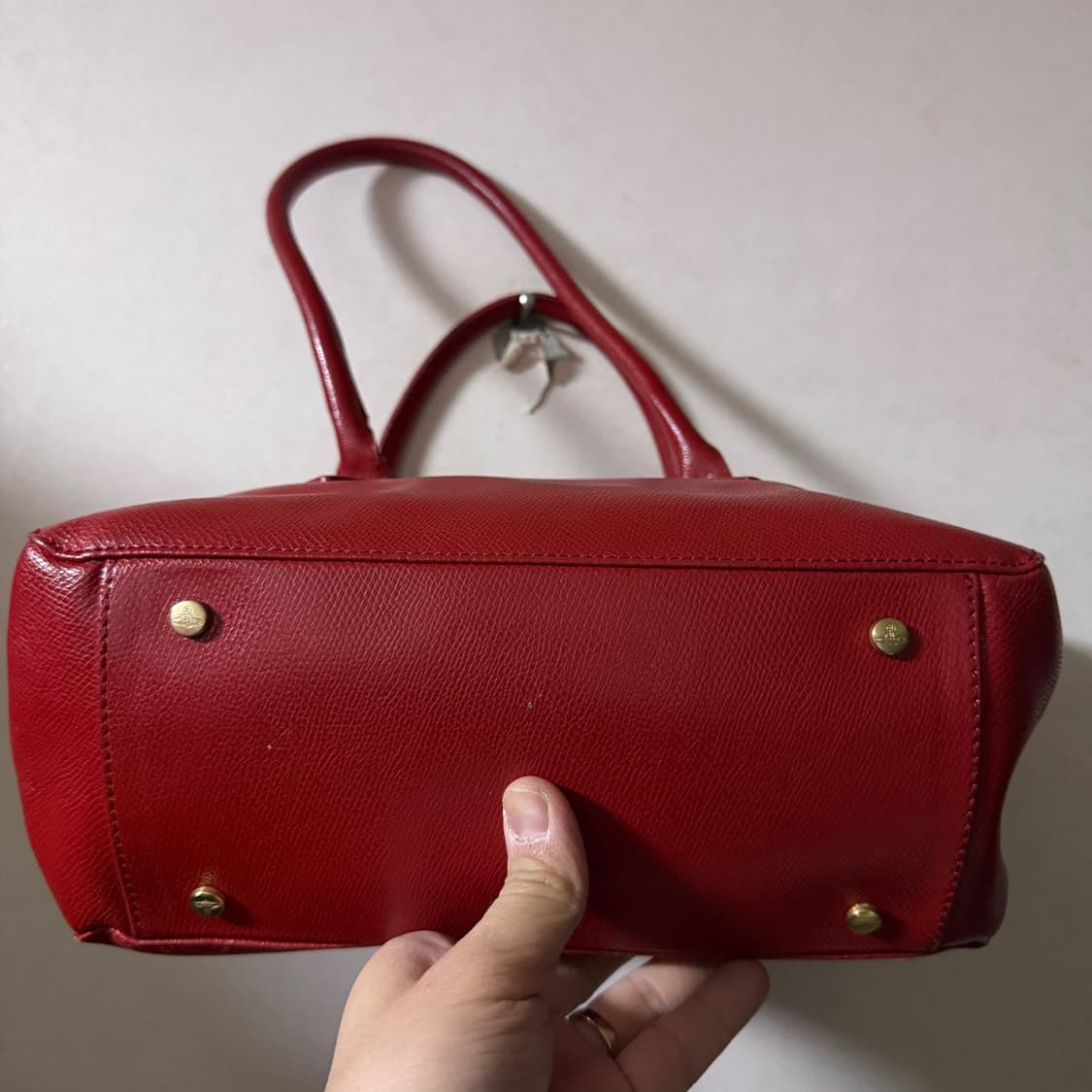 비비안 웨스트우드의 Orb 레드 토트백 상품이미지3