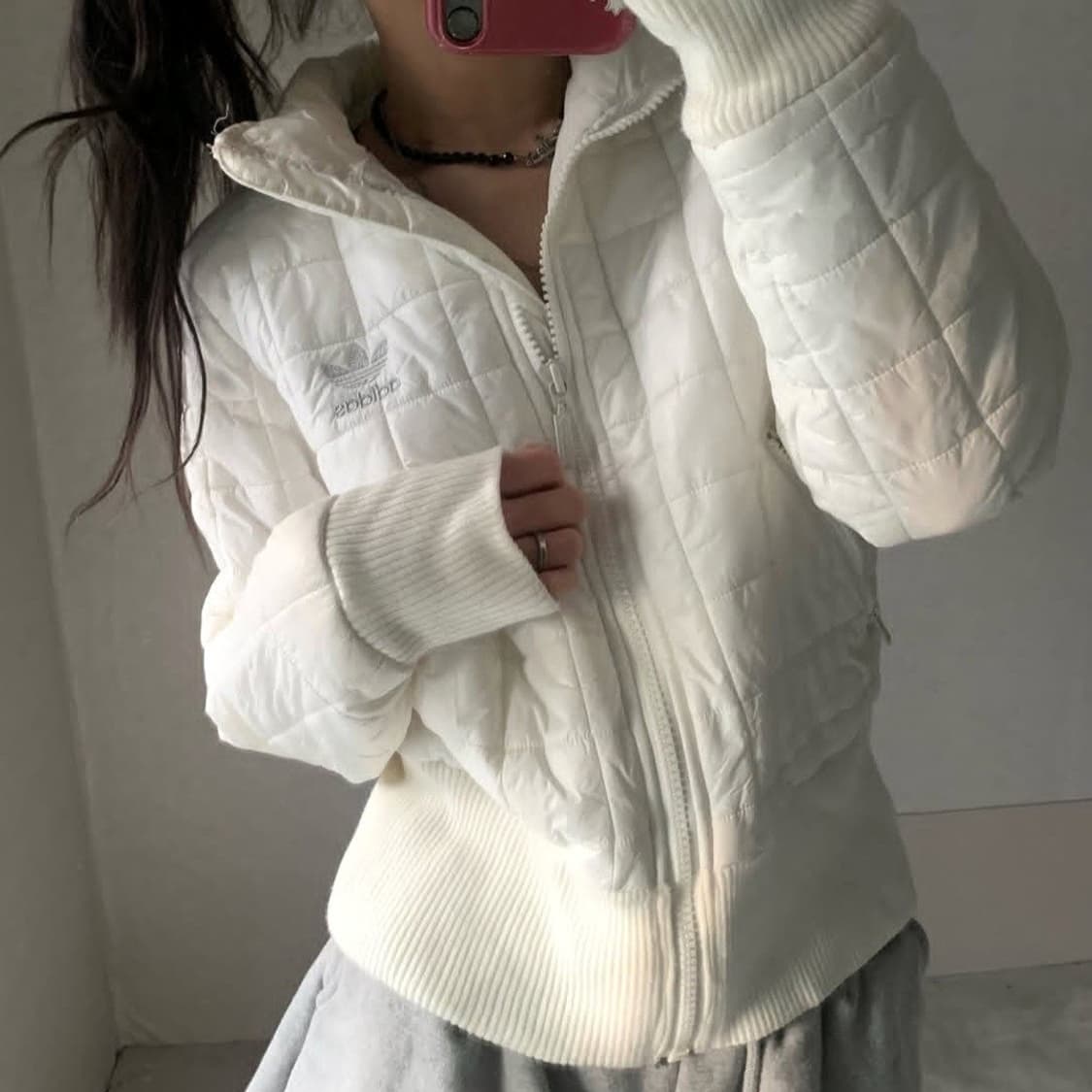 아디다스 실버 로고 퀄팅 경량 슬림 후드 패딩 상품이미지1