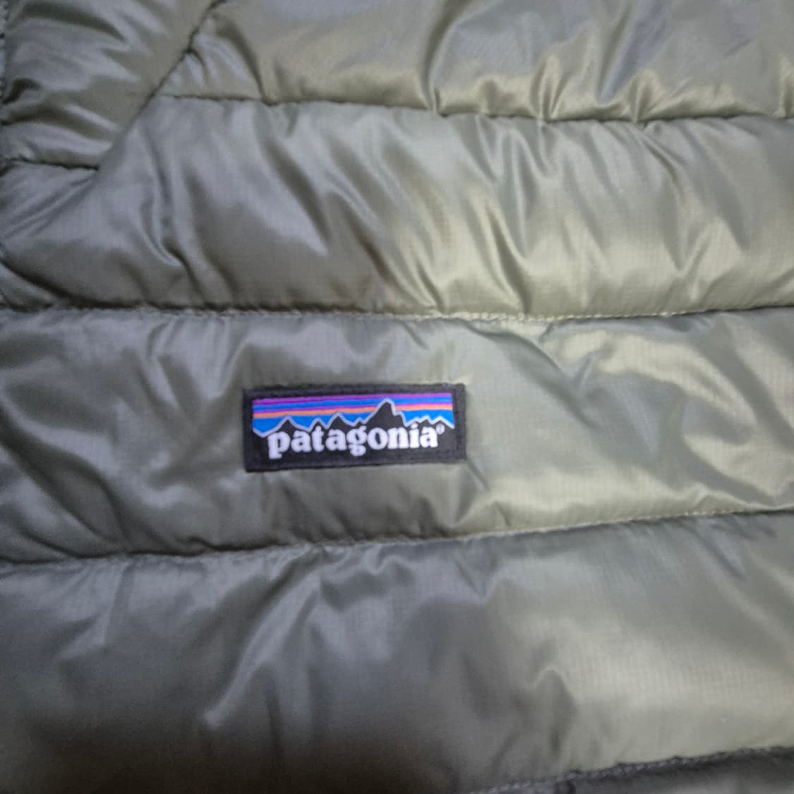 파타고니아 경량 패딩 L 카키 상품이미지2