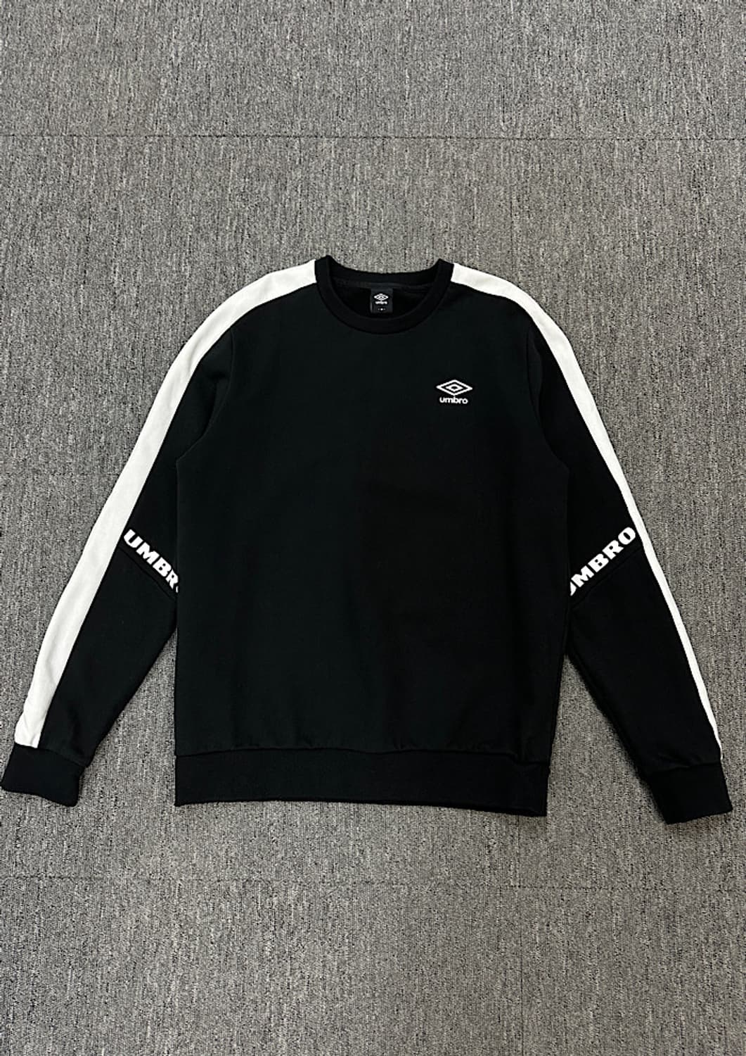 엄브로 맨투맨  상품이미지1