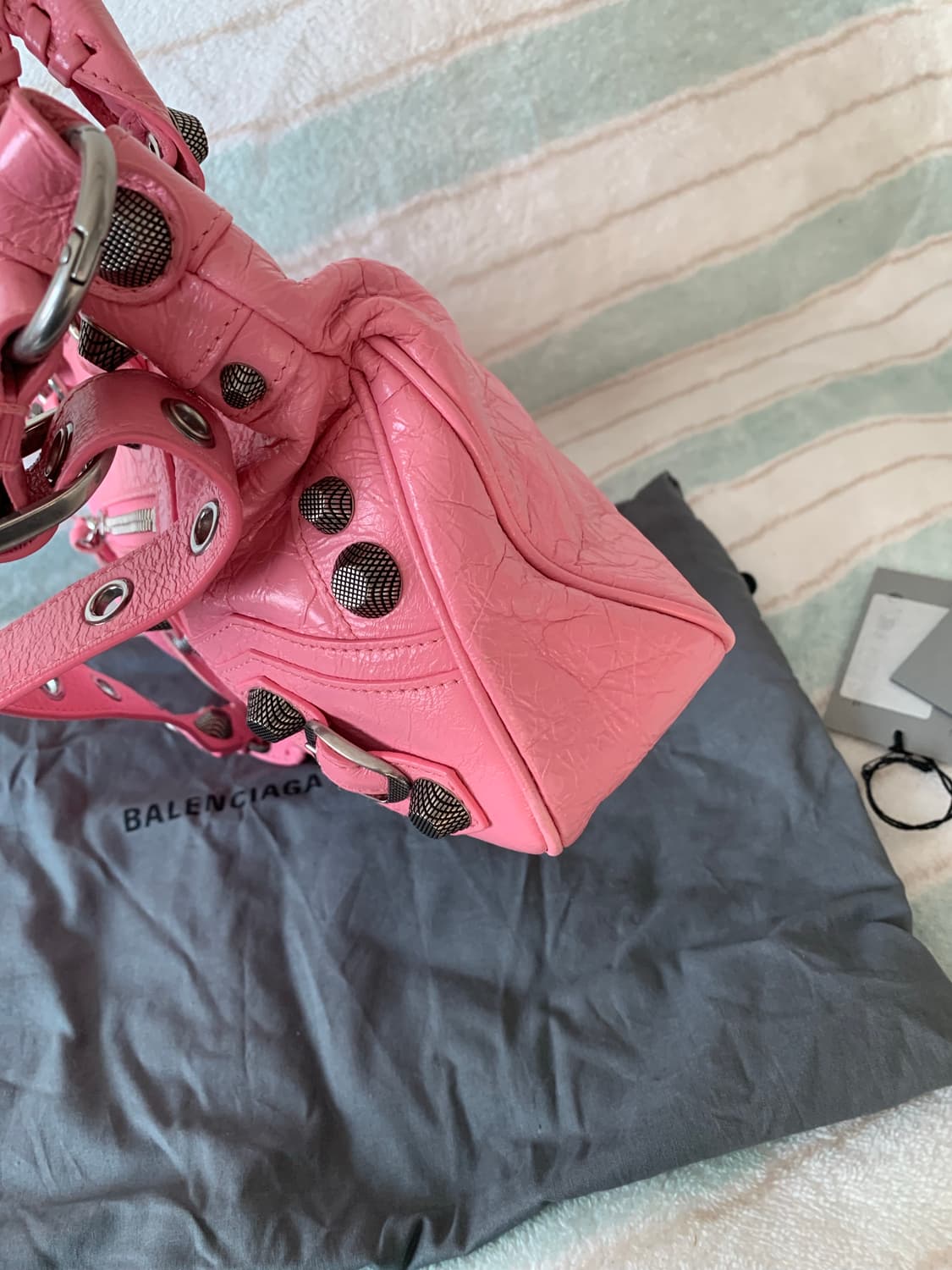 발렌시아가 모터백 네오카골 미디움  상품이미지7