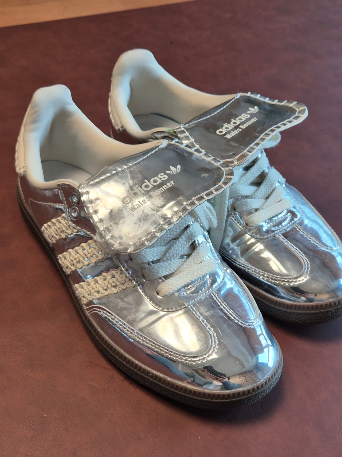 실착용1회 245 아디다스x웨일스 보너 삼바 실버메탈릭 상품이미지8