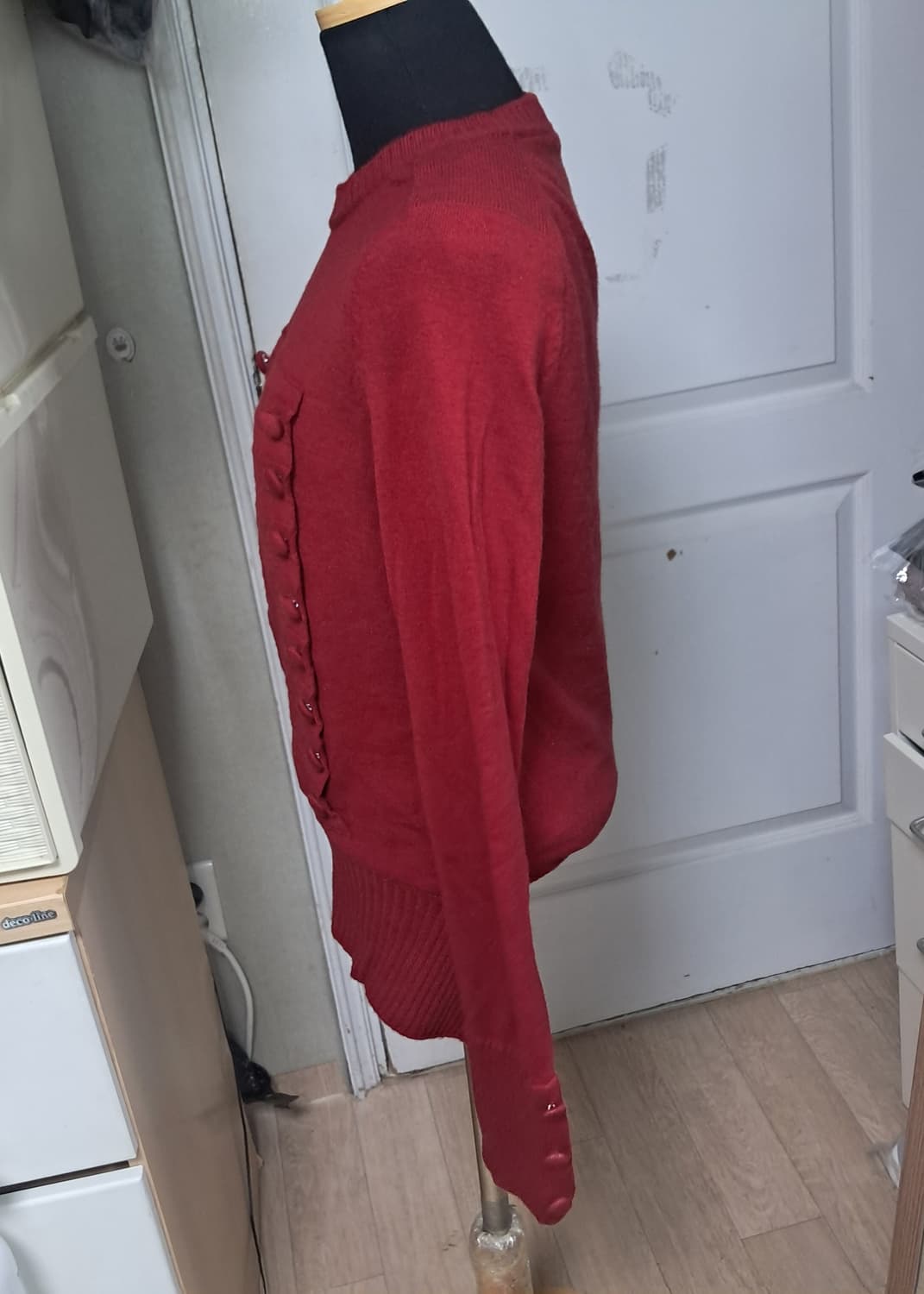 비비안웨스트우드 정품 레드 버튼 장식 니트 S사이즈(상태상급) 상품이미지3