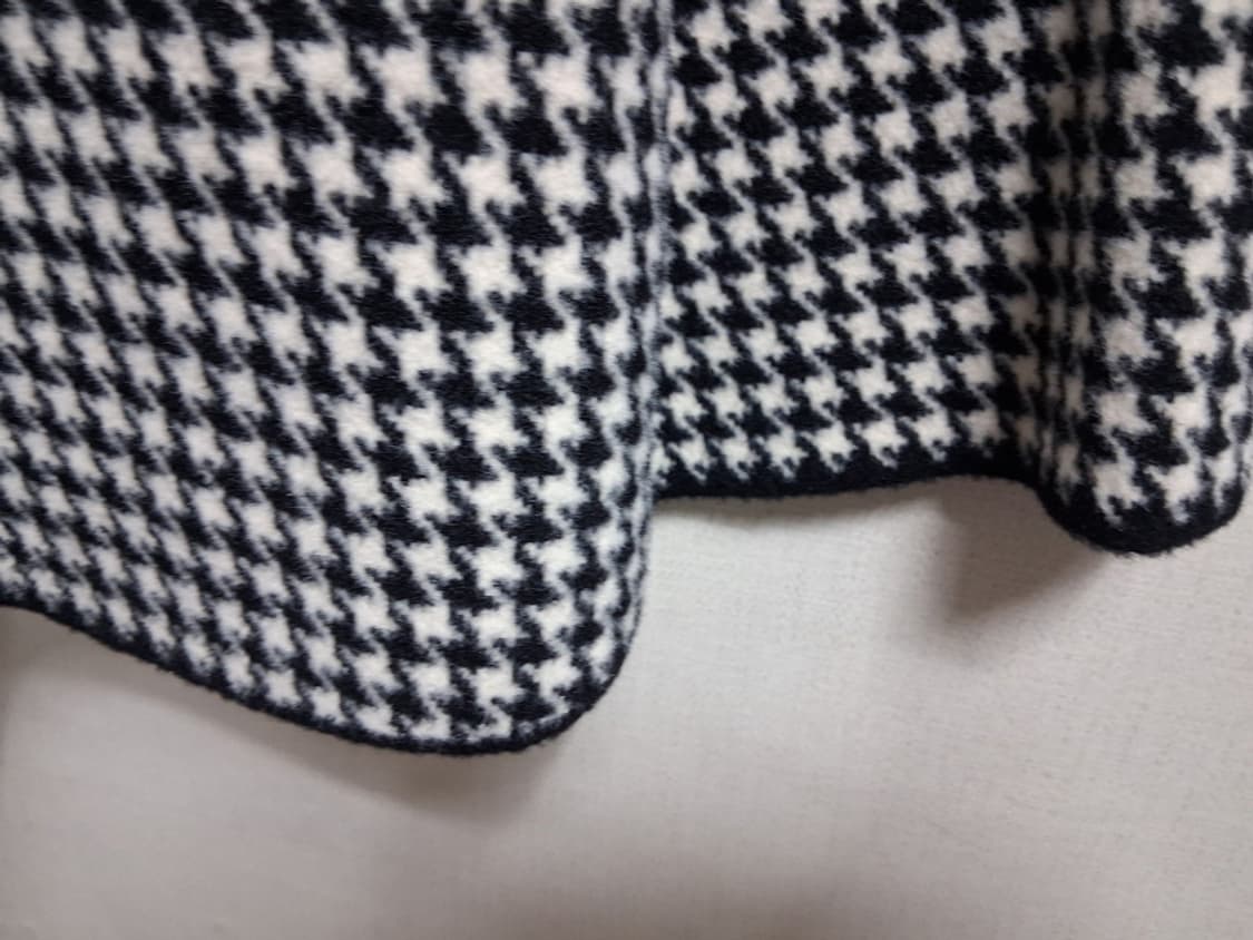 검정화이트 셰퍼트체크 하운드 두터운 레이욘니트 케이프 66까지 
  상품이미지8