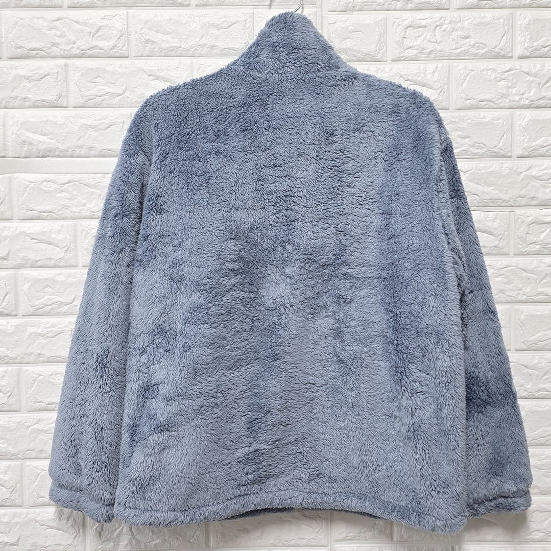 택포) 22s 게스 guess 양털 플리스 후리스 M 상품이미지4