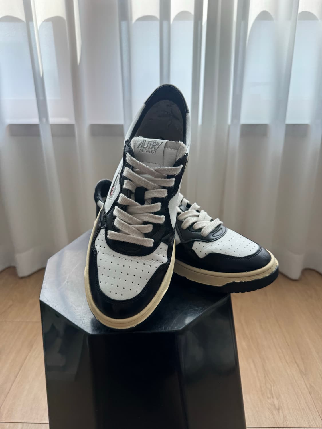 (촬영소품) 280 오트리 메달리스트 스니커즈 상품이미지5