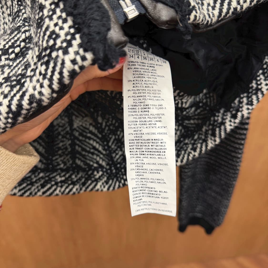 막스마라 위켄드 트위드 자켓 레더 트리밍 슬리브 배색 디테일 슬림핏 블랙 상품이미지7