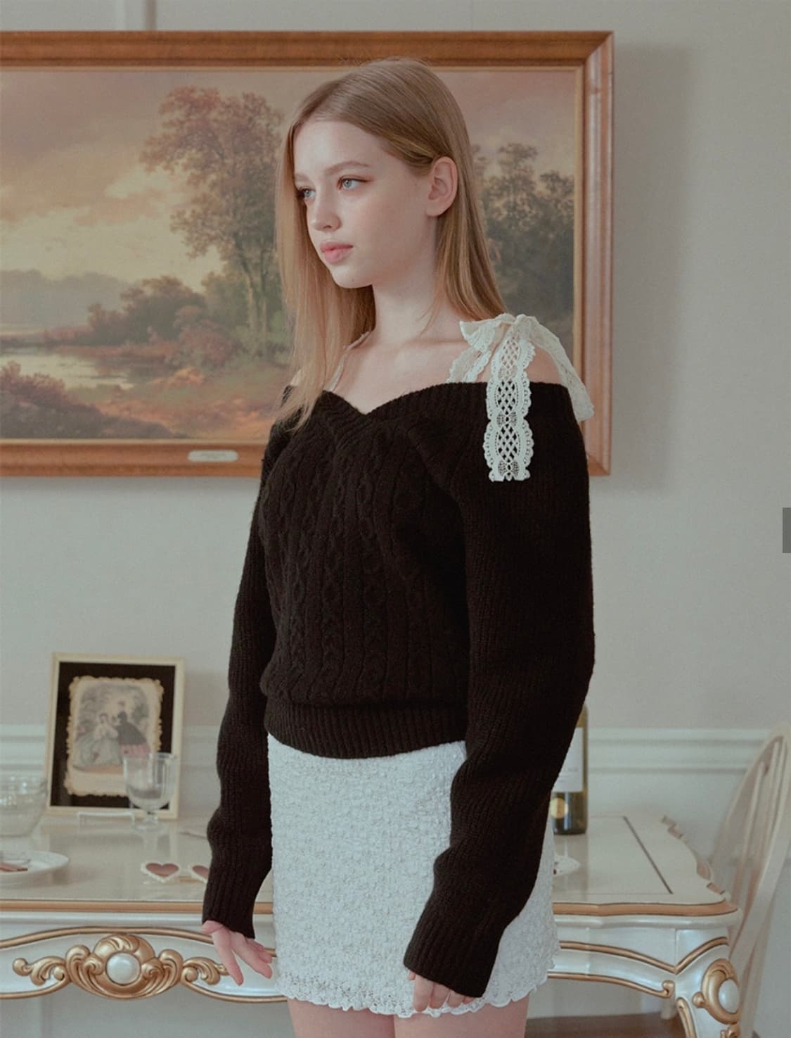 새상품)) 문페어리 MF 아도라 레이스 브이넥 니트 블랙 상품이미지4