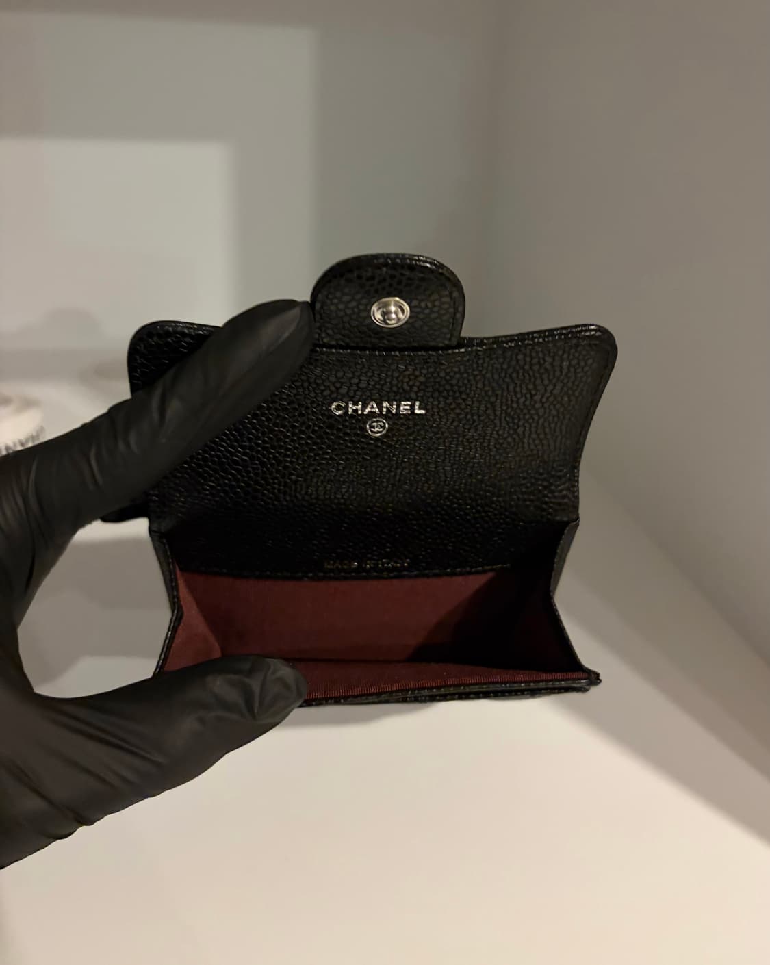 샤넬 클래식 카드 홀더 그레인드 카프스킨 & 실버 메탈 블랙 상품이미지3