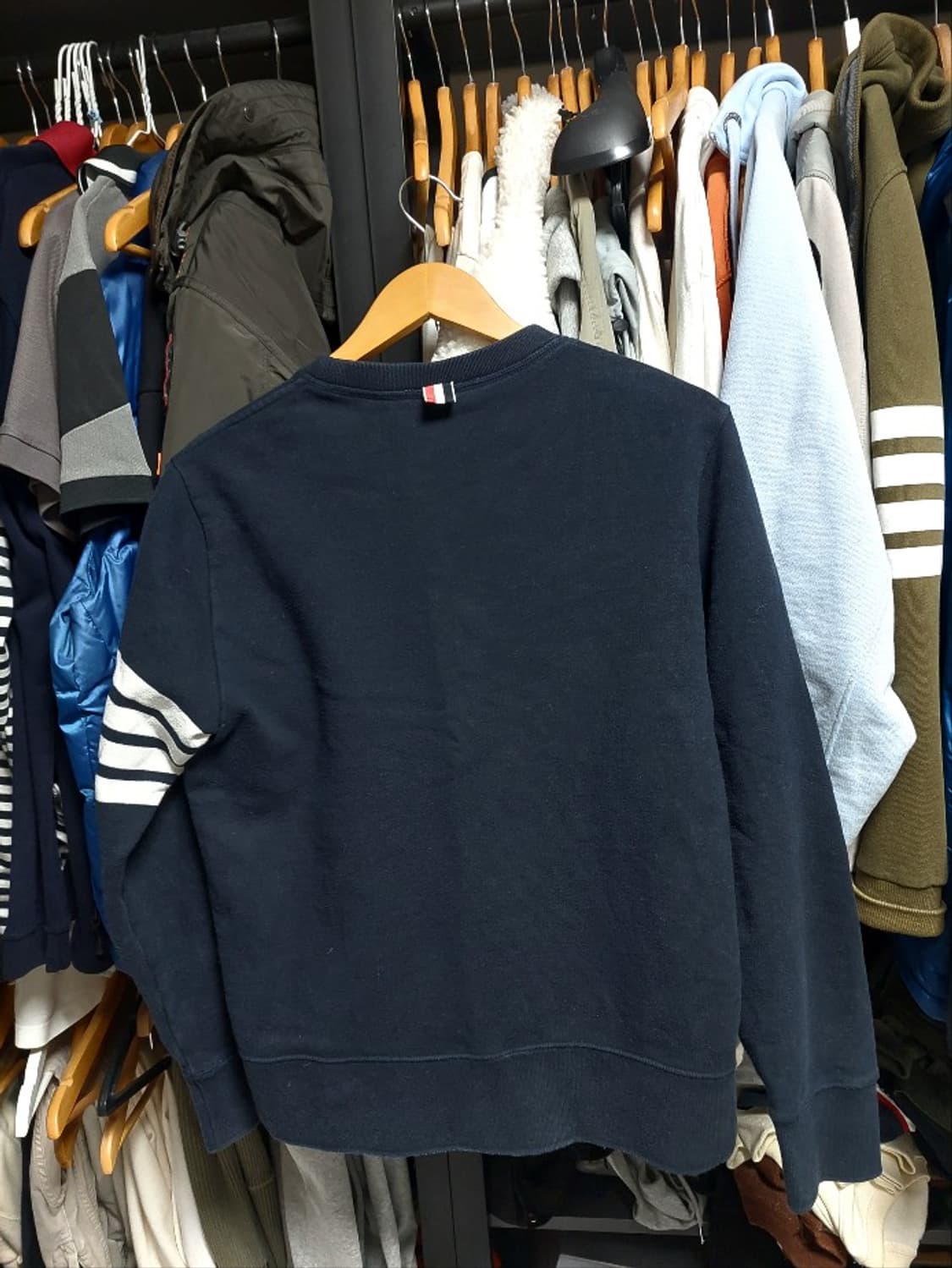 톰브라운 24fw 사선완장 네이비 맨투맨 4사이즈 상품이미지7