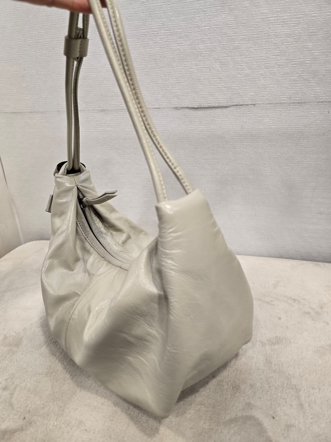 아카이브앱크 릿지 셔링 가죽 숄더백 슈가글로우 상품이미지6