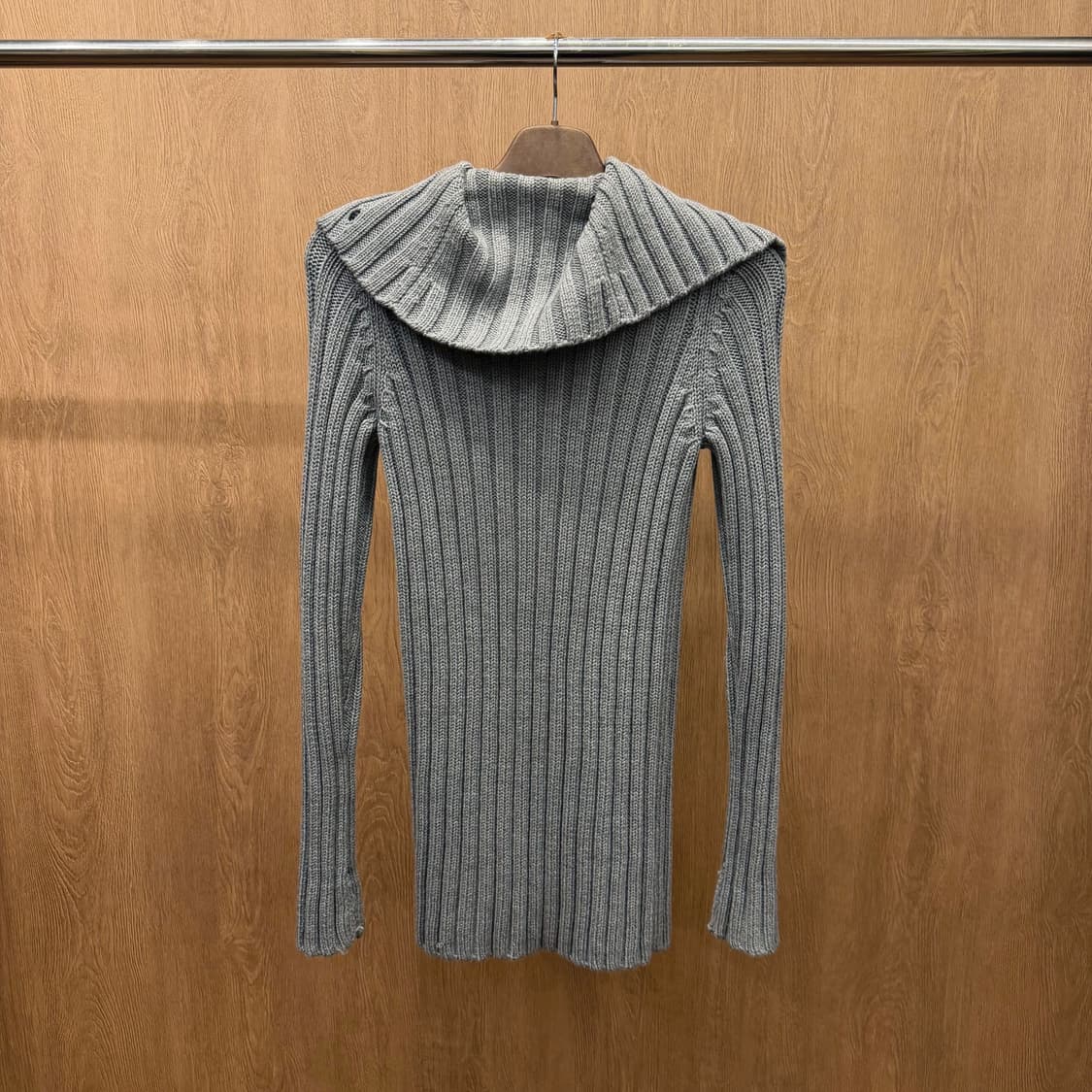 띠어리 골지 니트 가디건 숄 카라 더블 버튼 디테일 슬림핏 그레이 상품이미지3