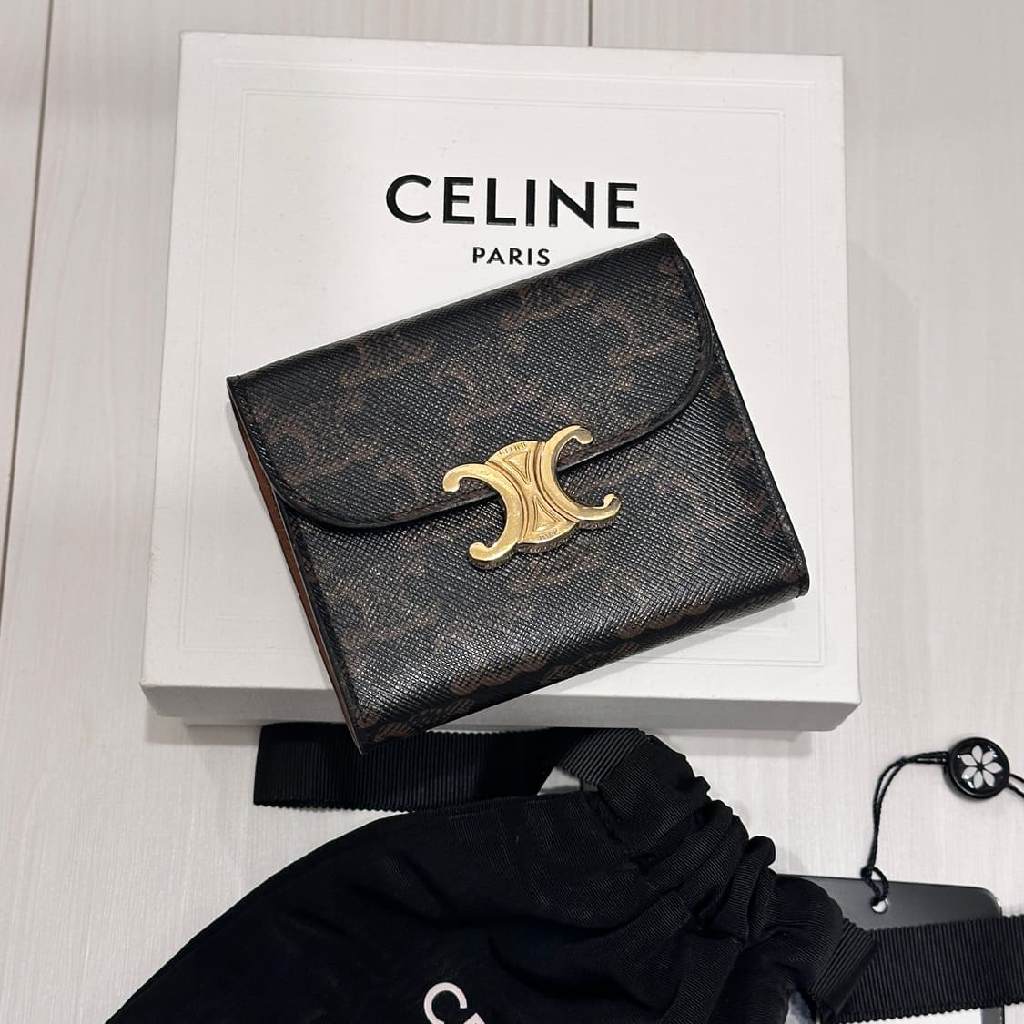 CELINE Small Flap Wallet 셀린느 트리옴프 지갑 상품이미지3
