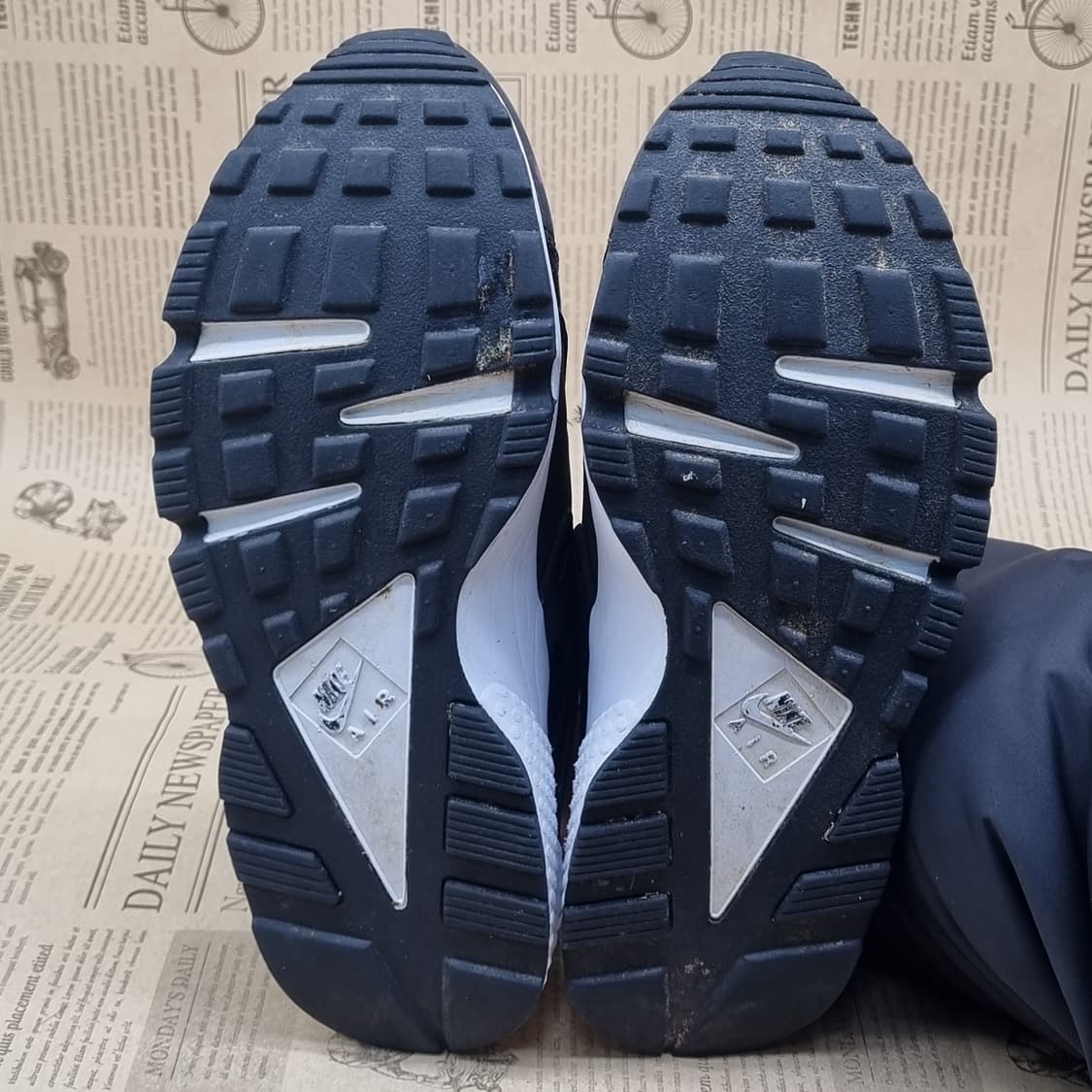 나이키 허라취 운동화 실사이즈250 상품이미지3