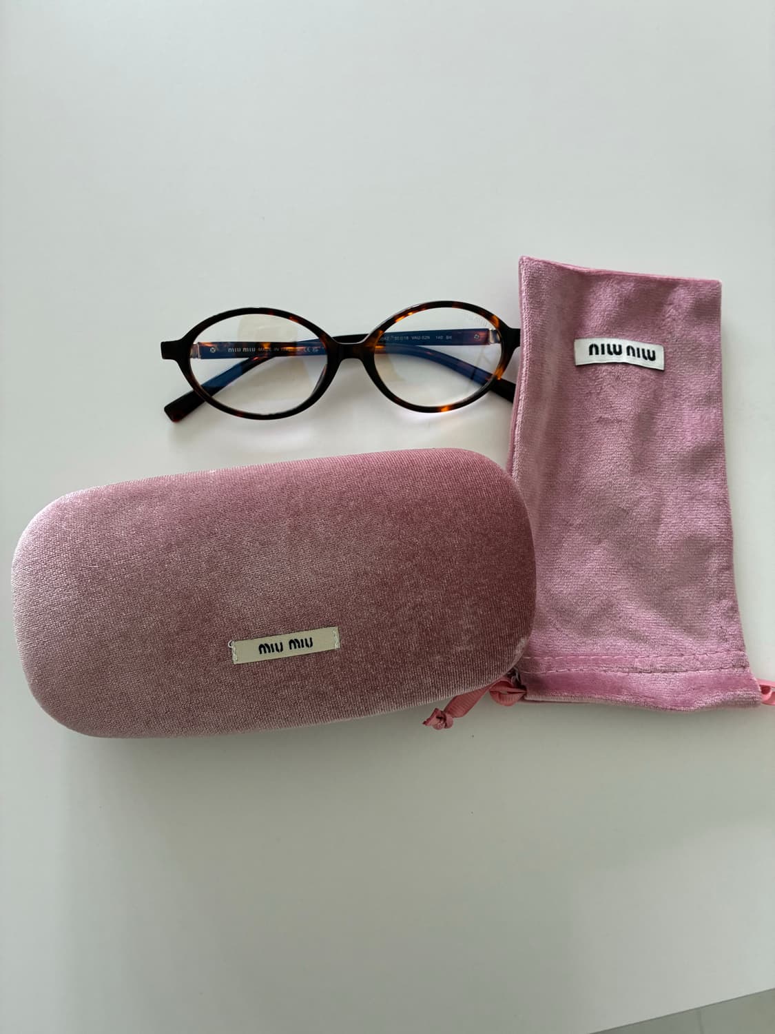 미우미우 뿔테 안경 + 벨벳 케이스/더스트백 상품이미지1
