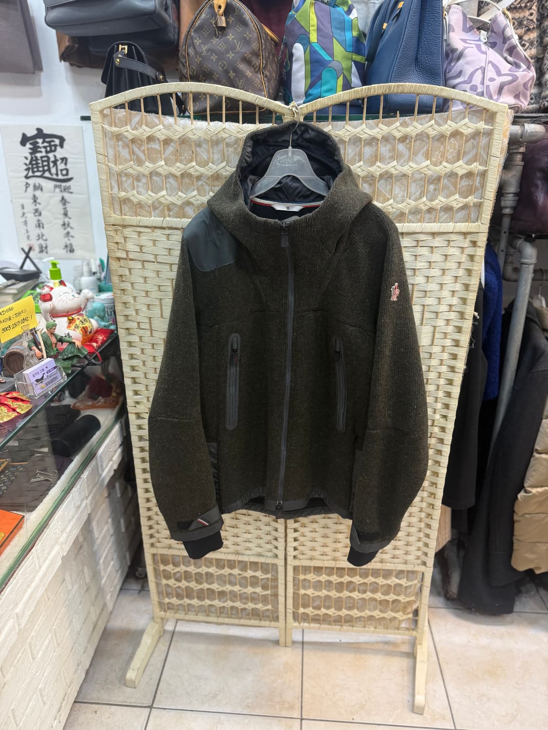 4/105-110 정품 몽클레어 그렉노블 노먼 슈타인 재킷 팝니다 상품이미지1