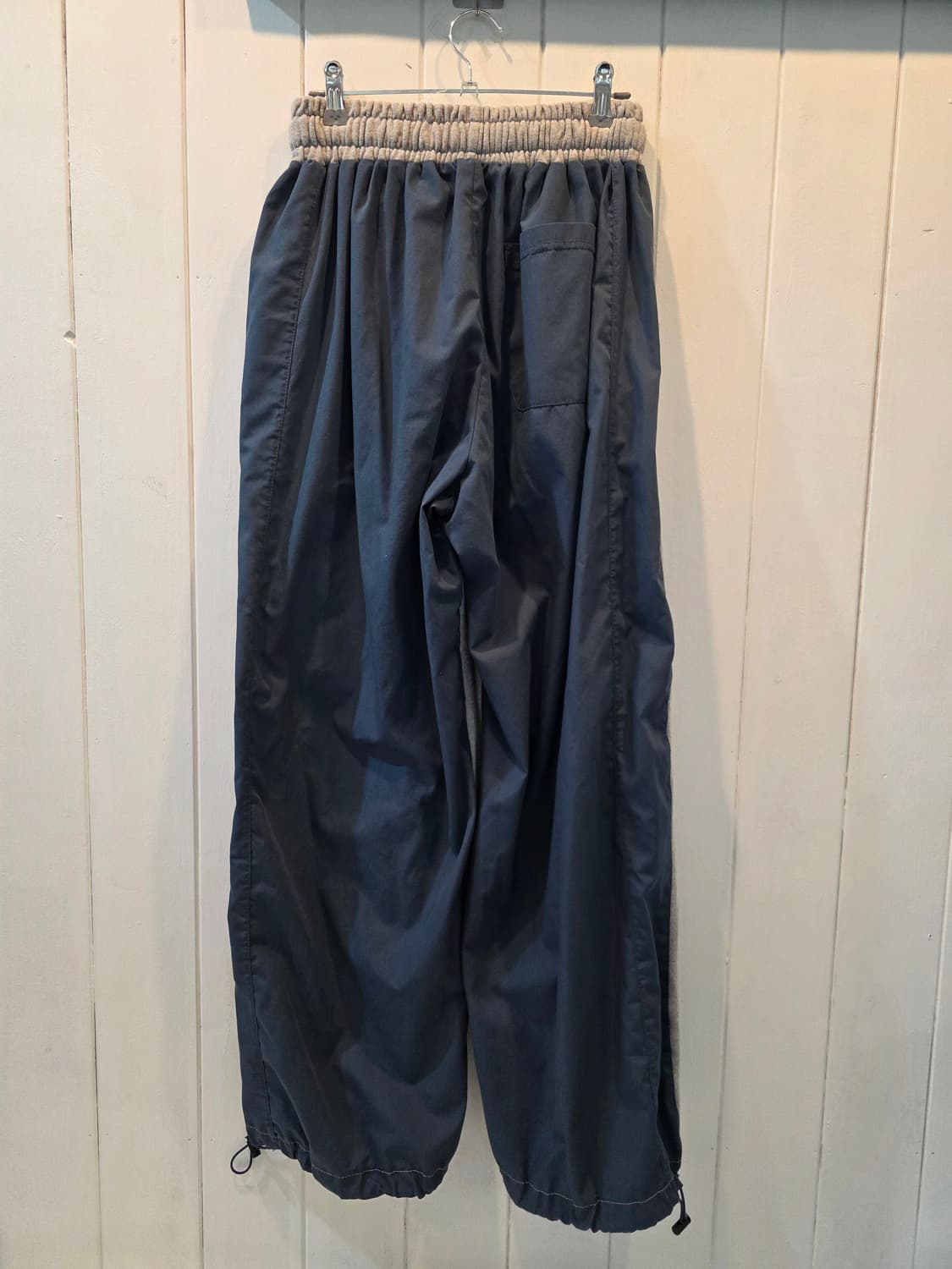 반전 소재 스트링 와이드 츄리닝바지 상품이미지2