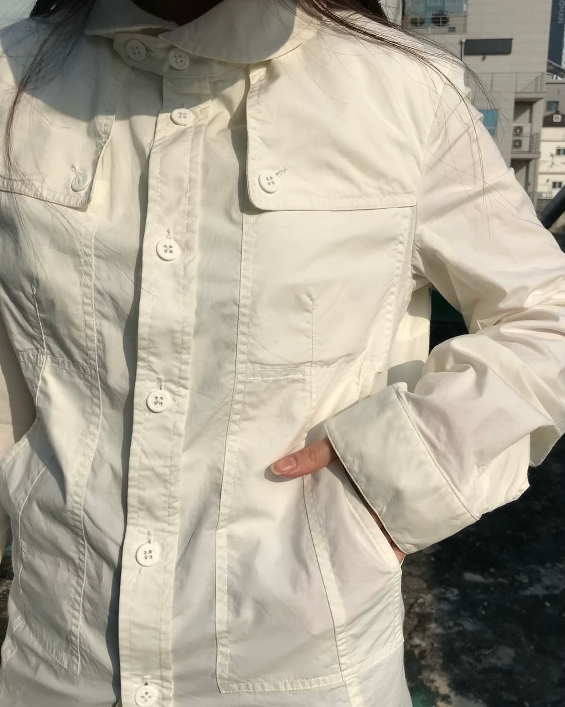 포켓 디테일 화이트 셔츠 상품이미지3