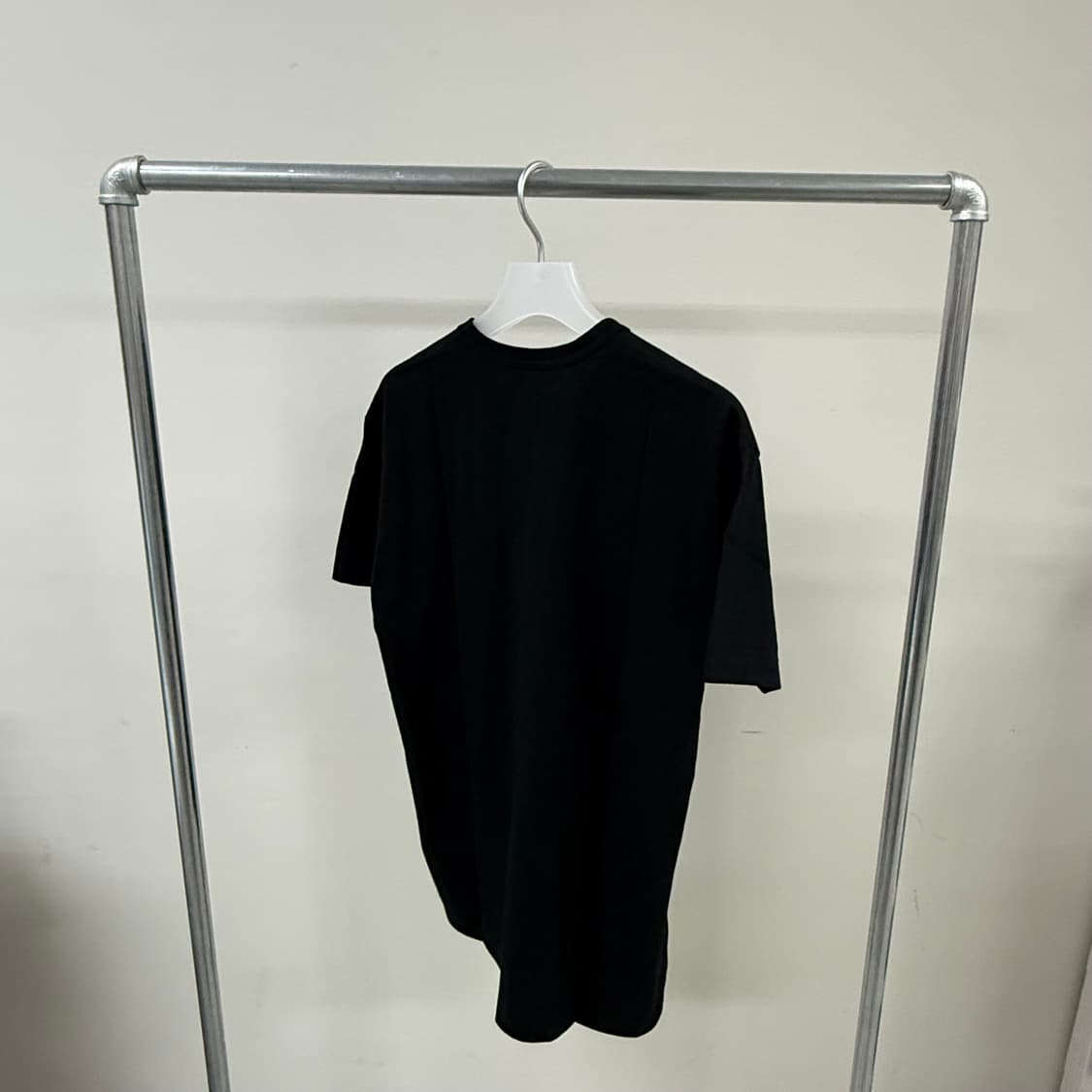 꼼데가르송 CDG 핑크 로고 티셔츠 블랙 핑크 상품이미지3