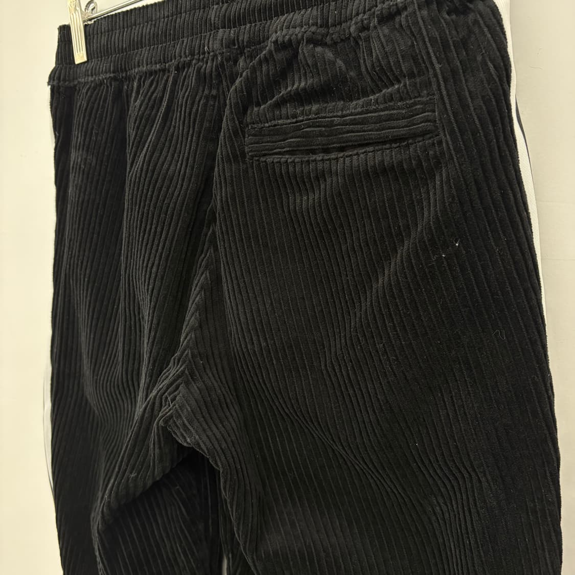 아디다스 삼선 코듀로이 블랙 트레이닝 바지 30 상품이미지4