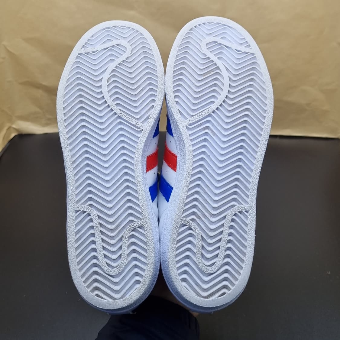 아디다스 슈퍼스타 흰/빨/파 스니커즈220 상품이미지3