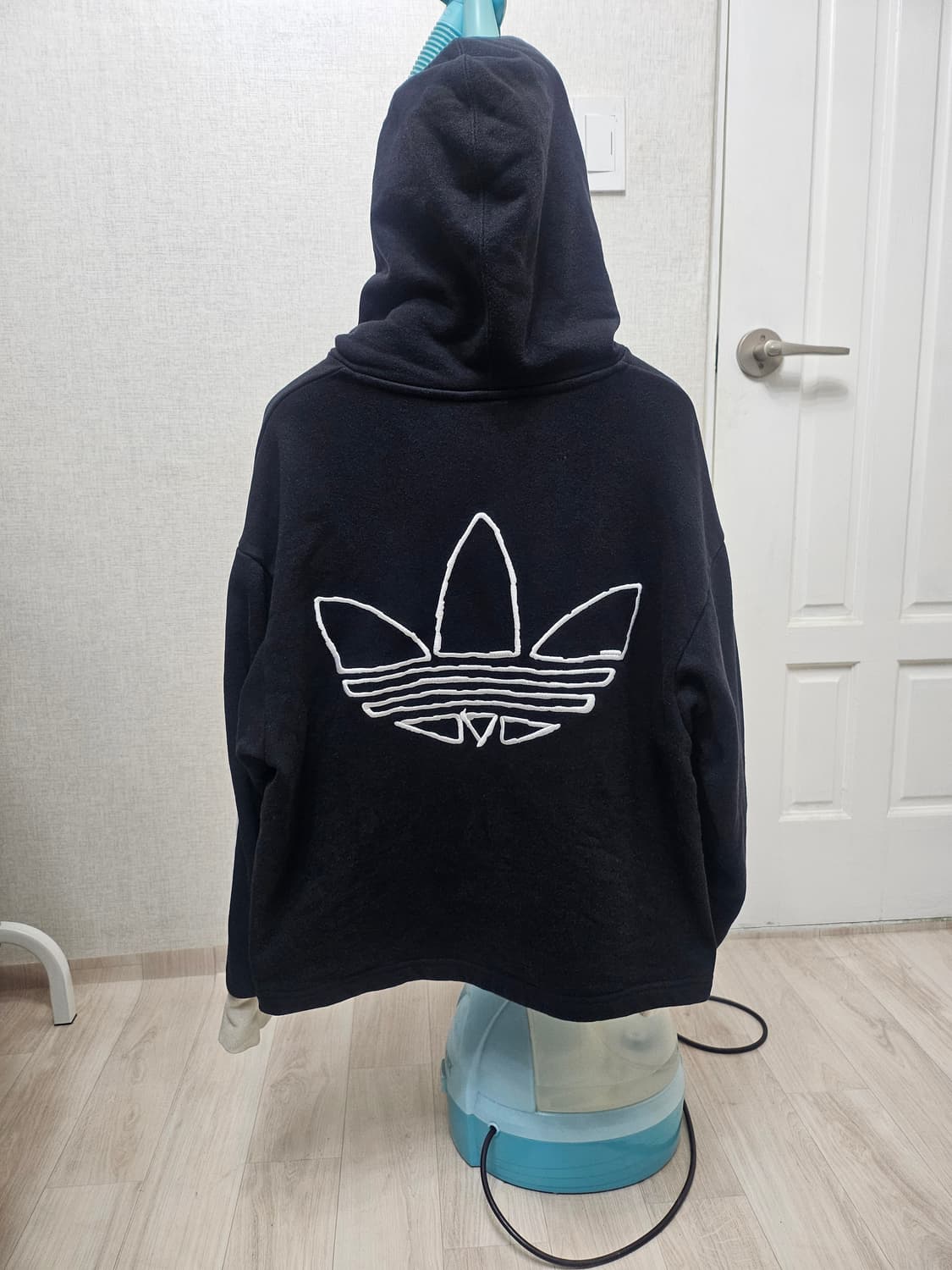 (85~90)XS☆초희귀☆아디다스 파이어버드 크롭오버핏백자수[검흰]후드티 상품이미지7