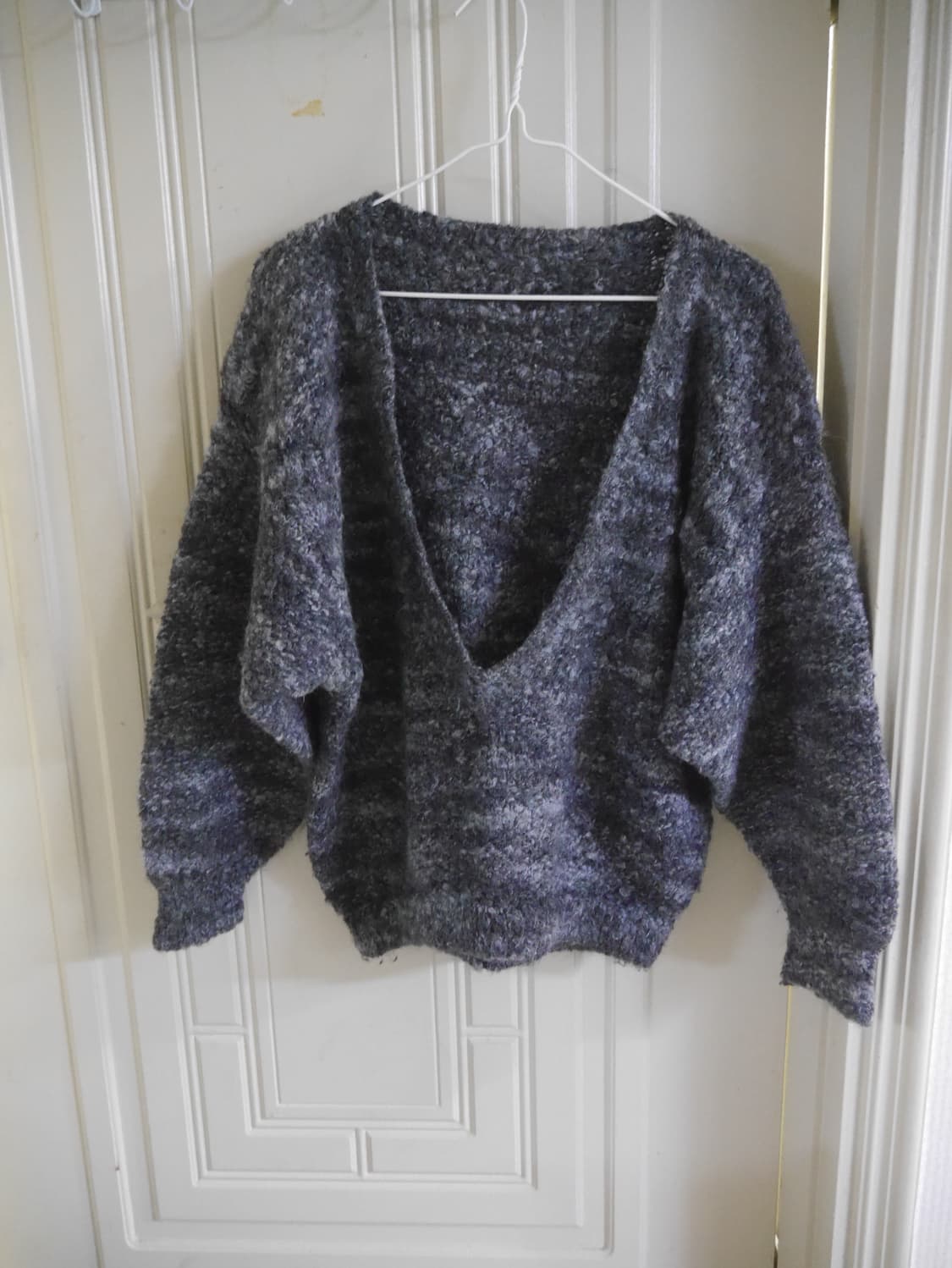 V neck knit 상품이미지2