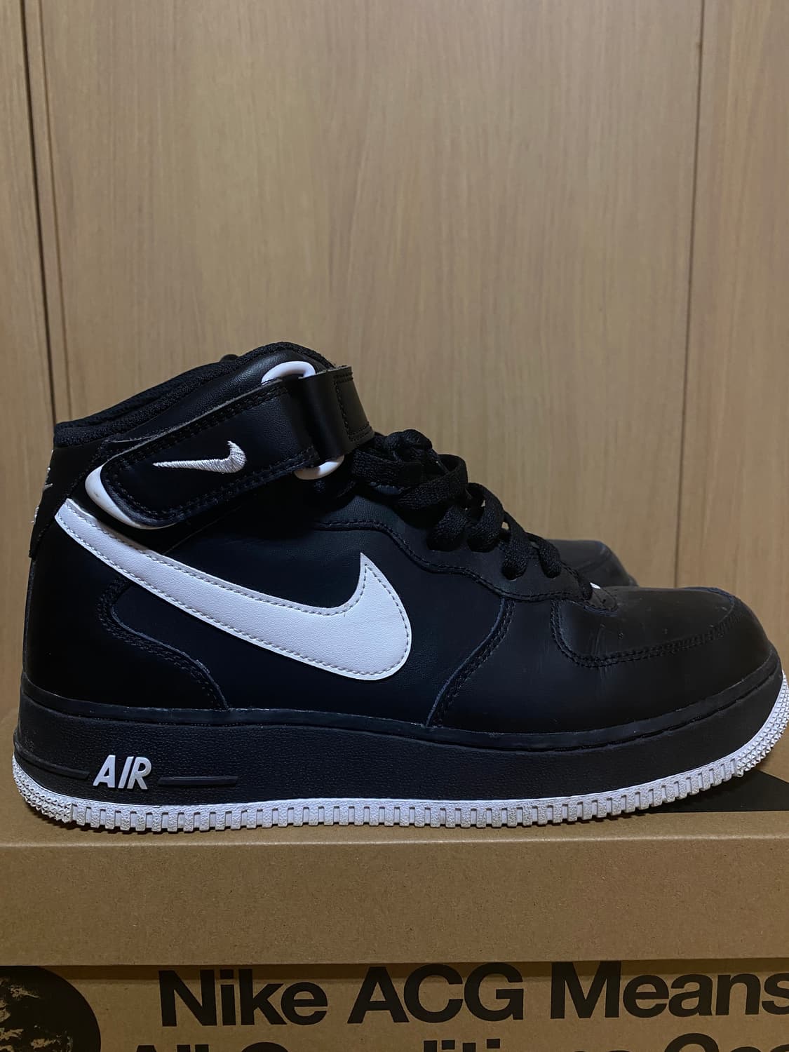 나이키 에어포스 1미드 07블랙 화이트 상품이미지1