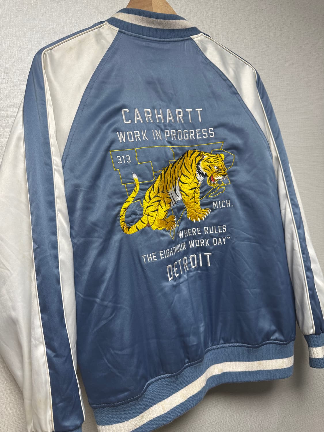 칼하트 수베니어 자켓 상품이미지4